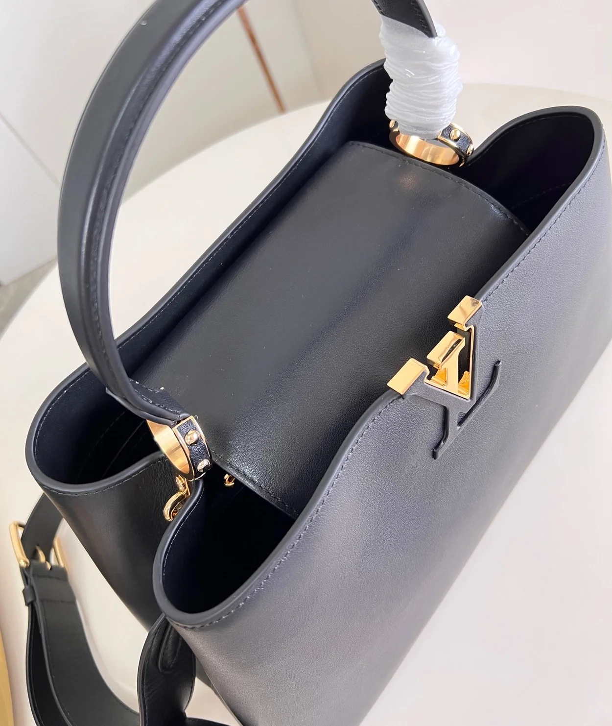 루이비통 카퓌신 GM 수플 M24607