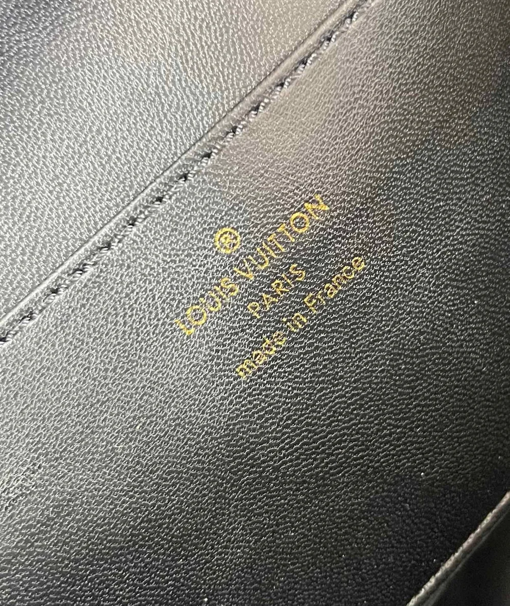 루이비통 카퓌신 GM 수플 M24607