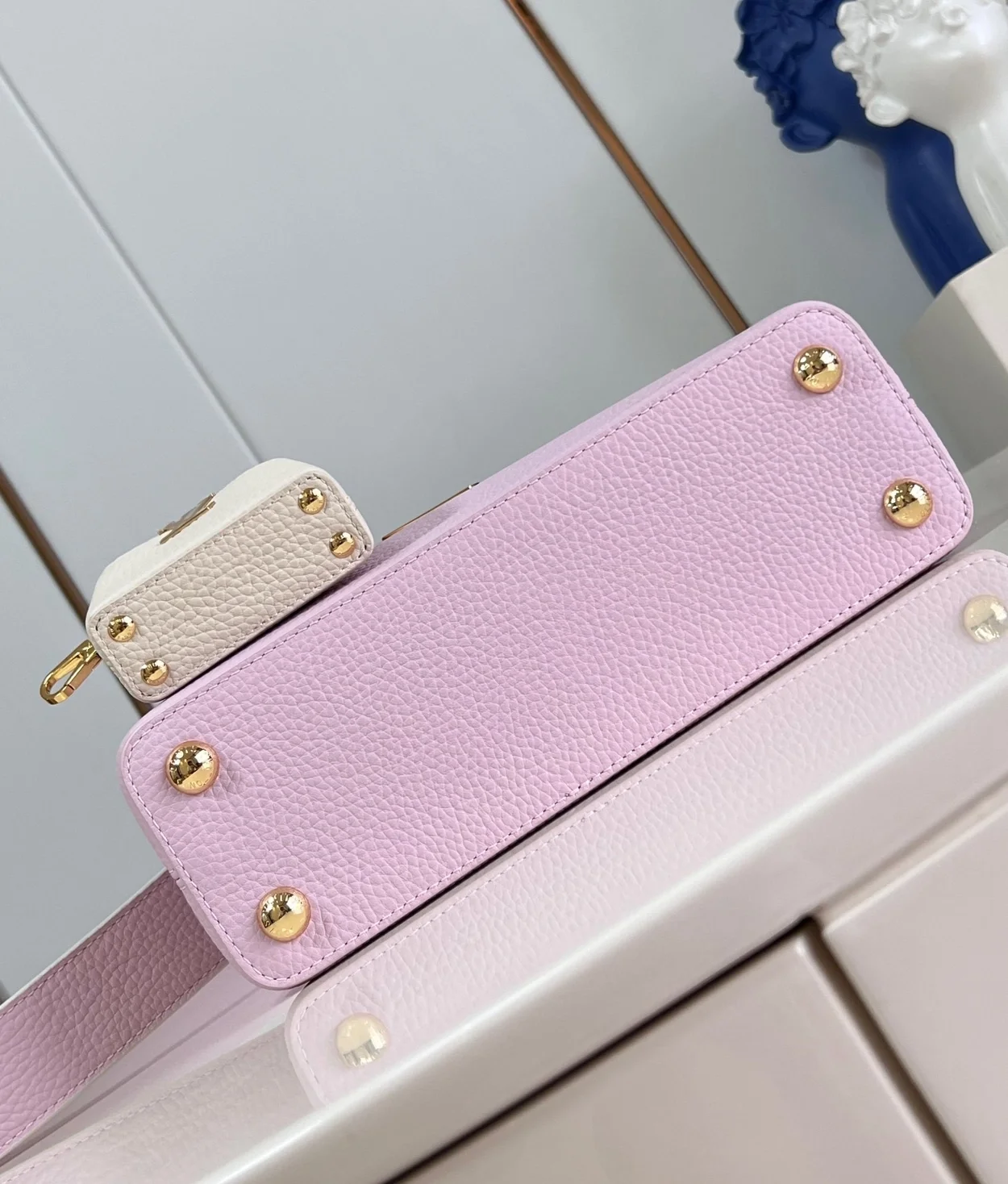 루이비통 카퓌신 BB M24120