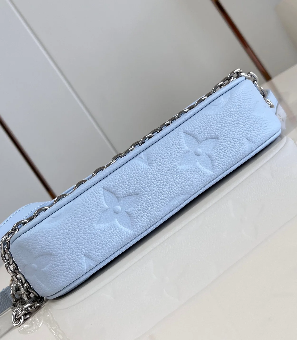 루이비통 월릿 온 체인 아이비 M83637