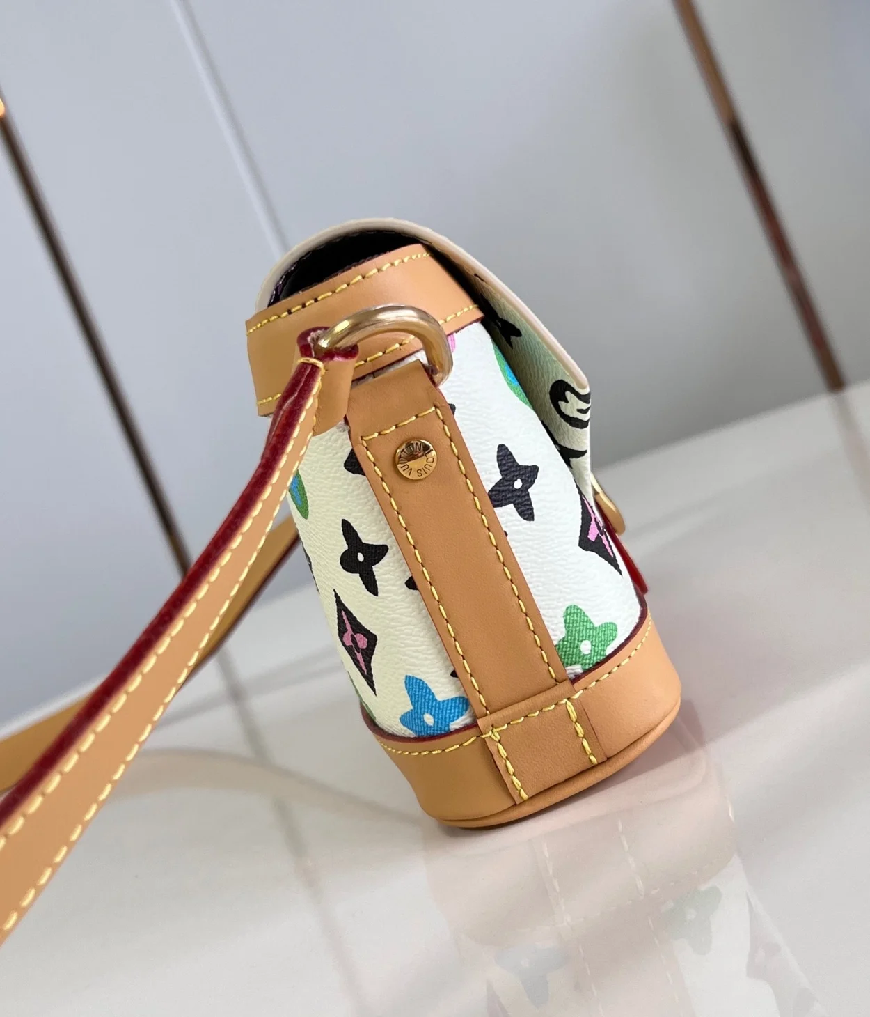 루이비통 엔벨로프 웨어러블 월릿 M83346