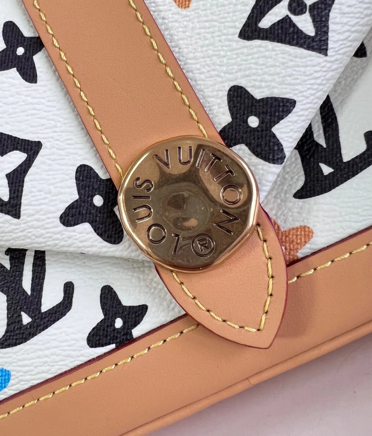 루이비통 엔벨로프 웨어러블 월릿 M83346