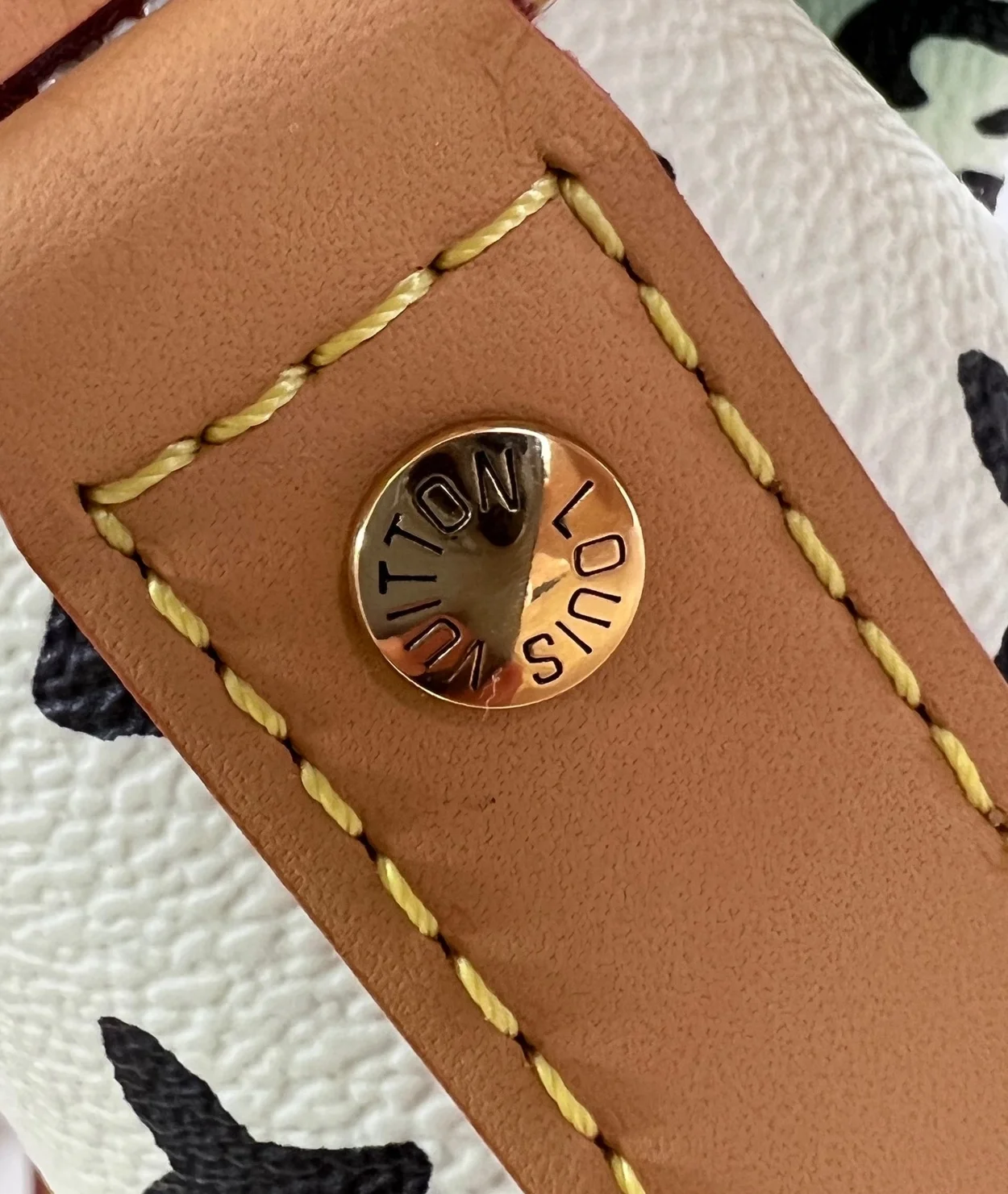 루이비통 엔벨로프 웨어러블 월릿 M83346