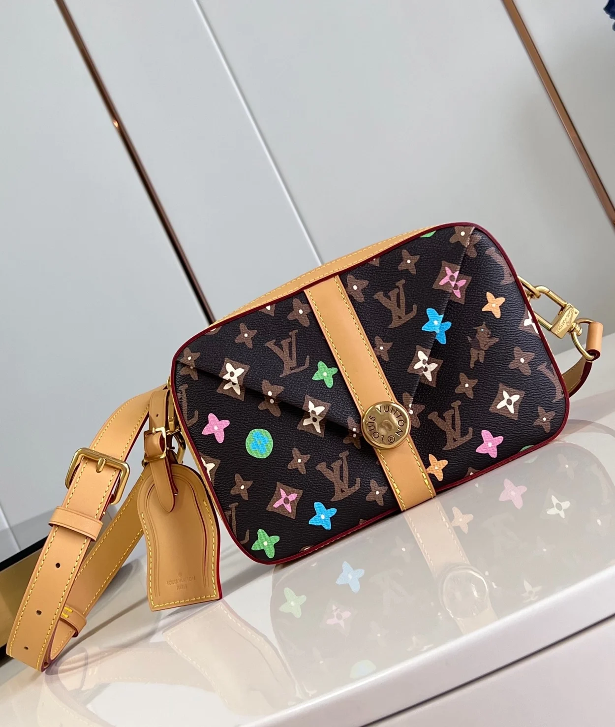 루이비통 엔벨로프 메신저백 M24820