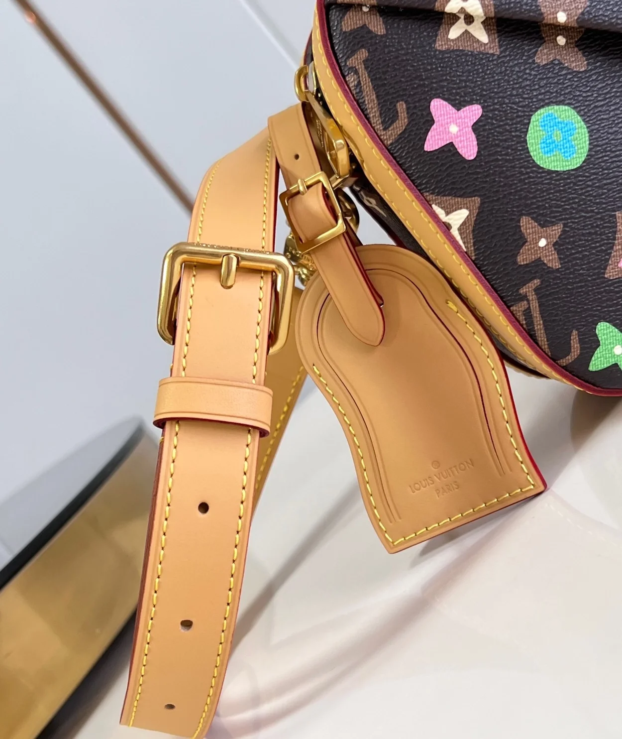 루이비통 엔벨로프 메신저백 M24820