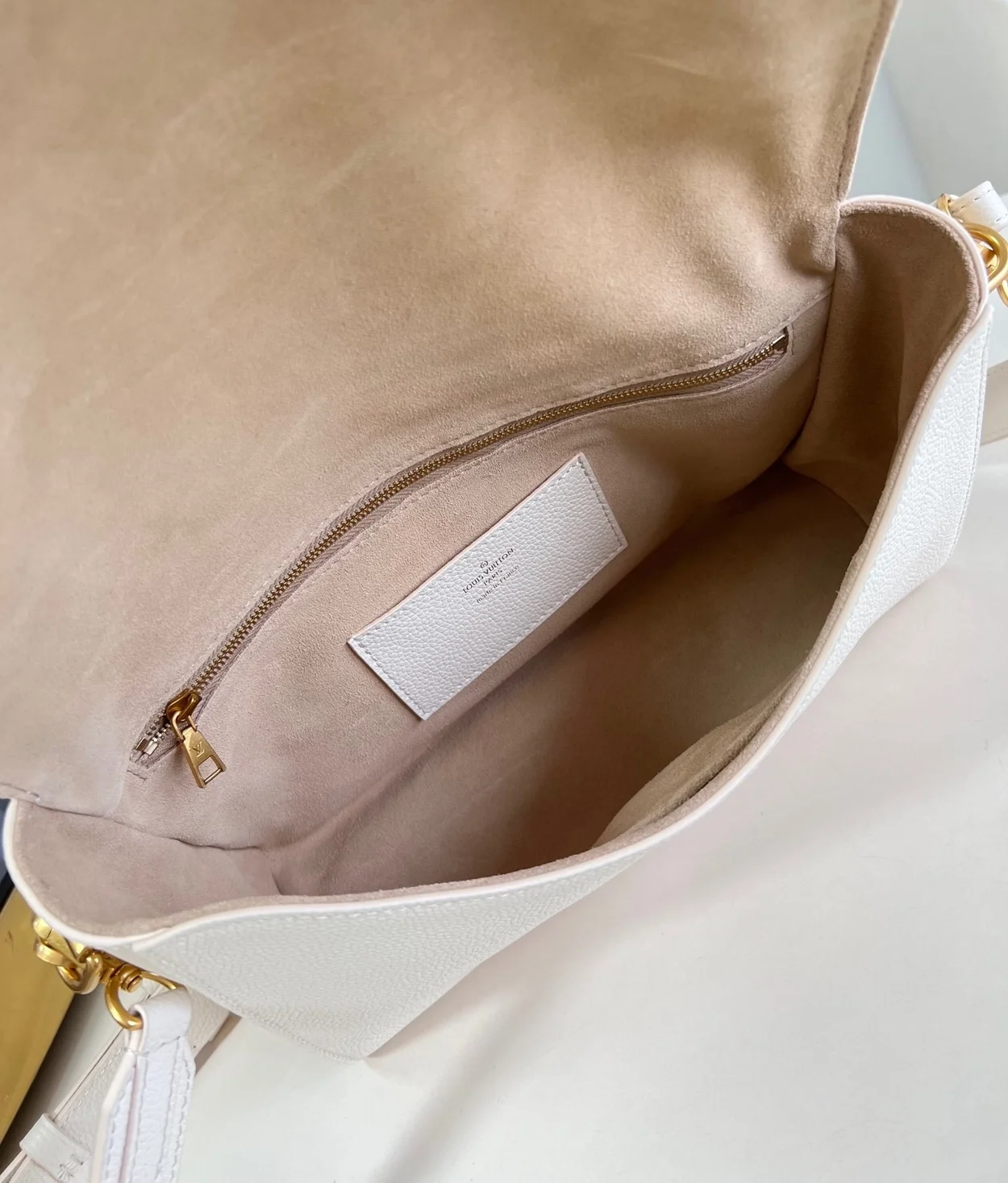 루이비통 소프트 트위스트 M25359