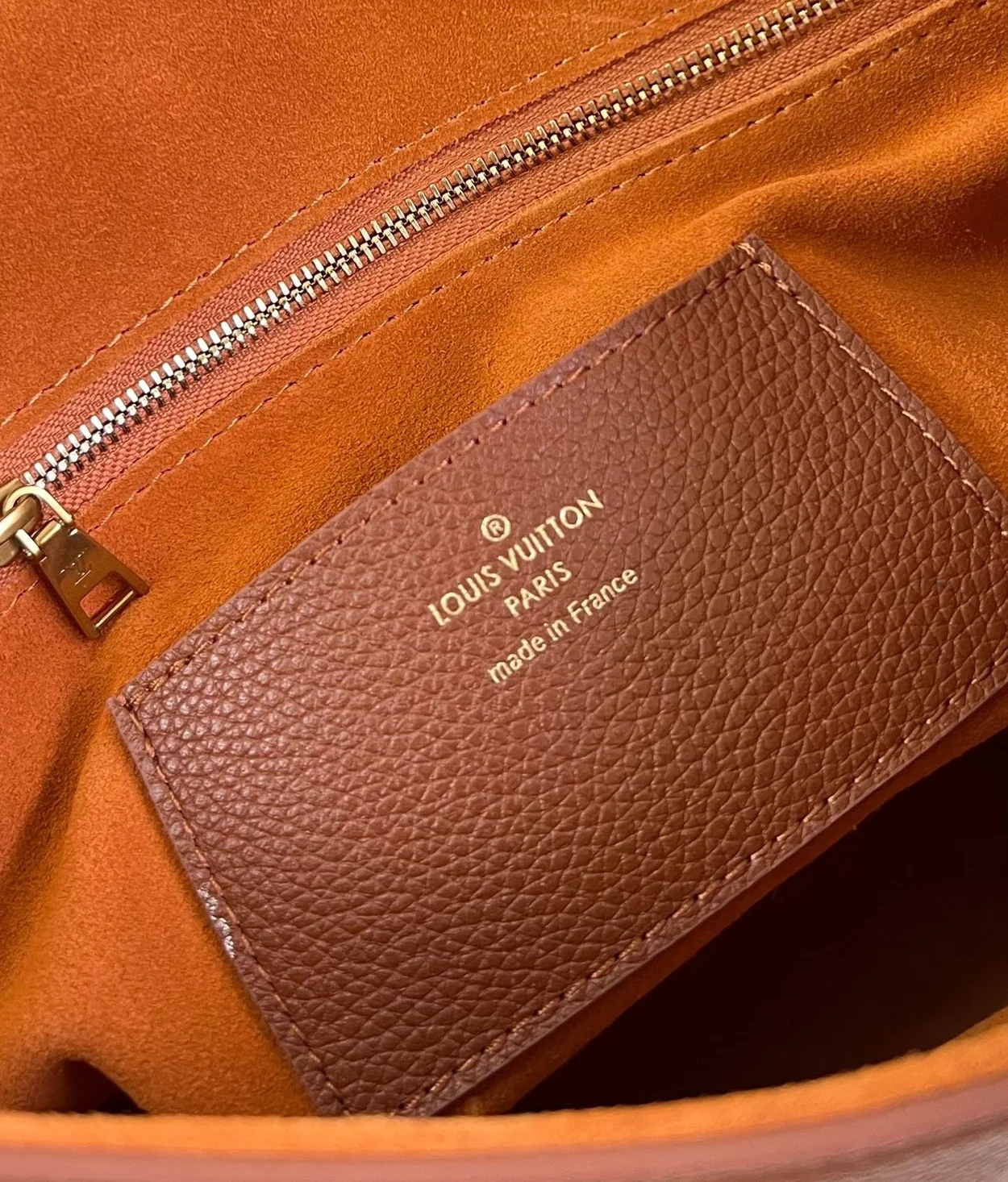 루이비통 소프트 트위스트 M24640