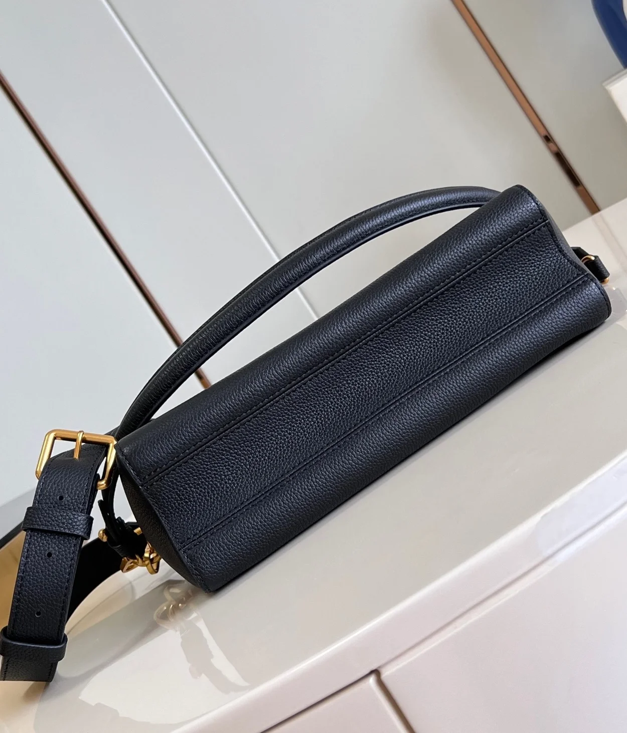 루이비통 소프트 트위스트 M24639