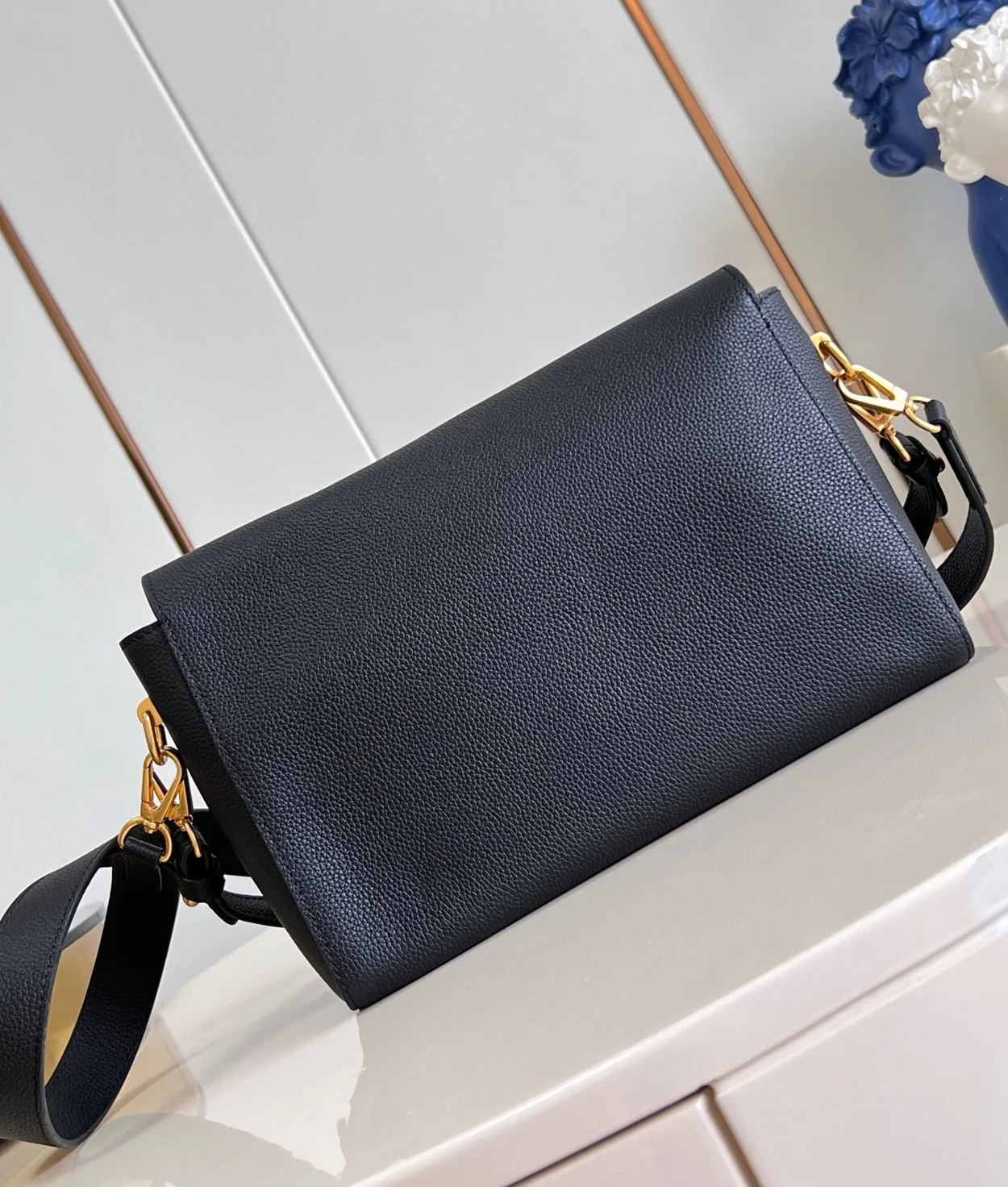 루이비통 소프트 트위스트 M24639