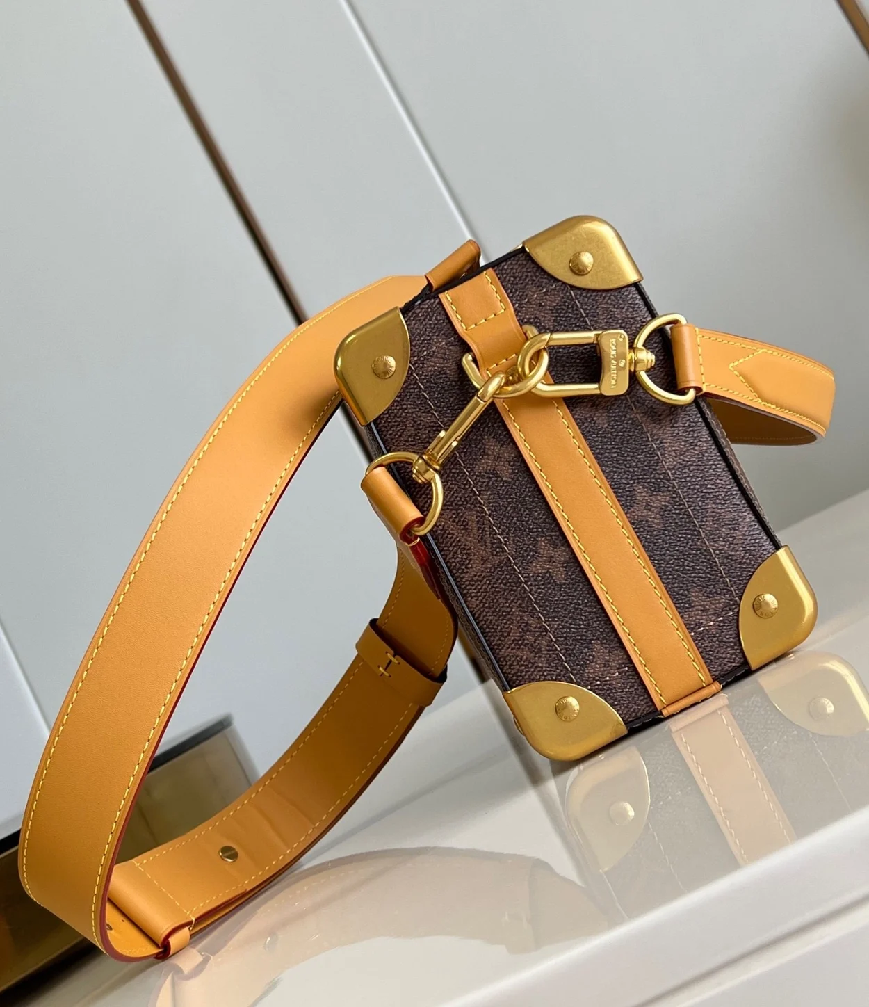 루이비통 소울 트렁크 이스트 웨스트 M11536