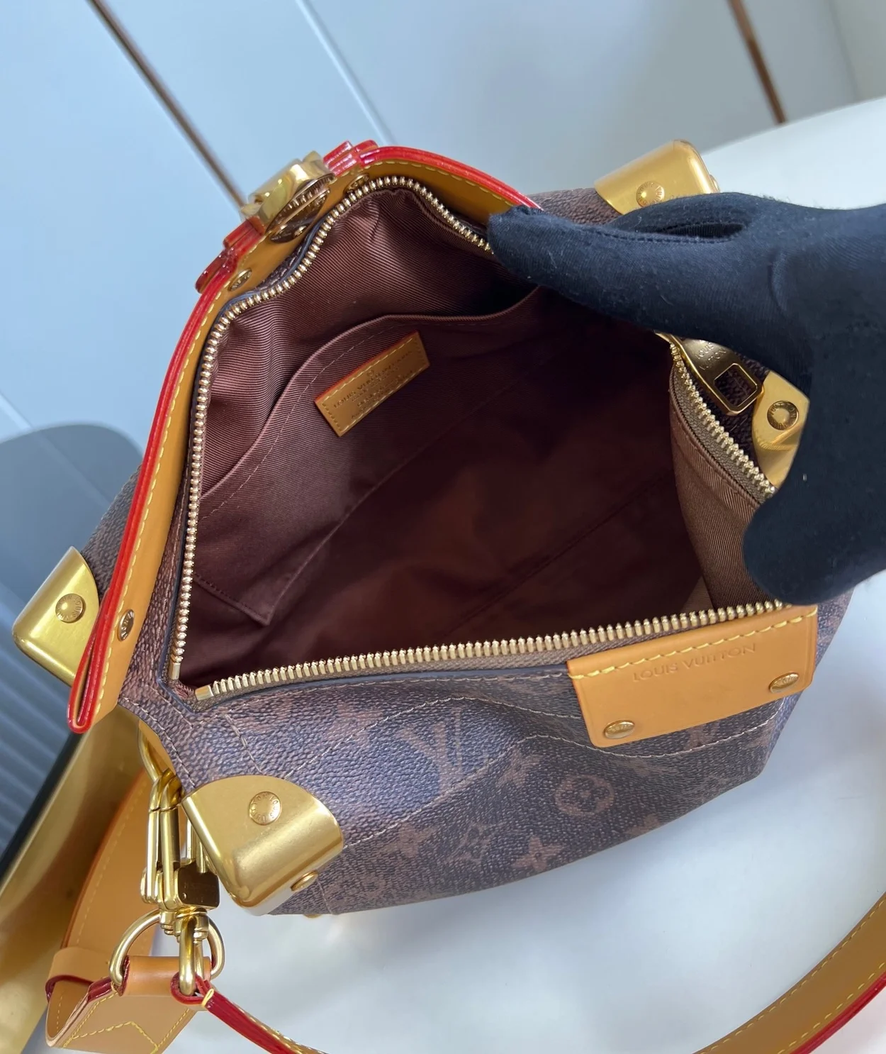 루이비통 소울 트렁크 이스트 웨스트 M11536