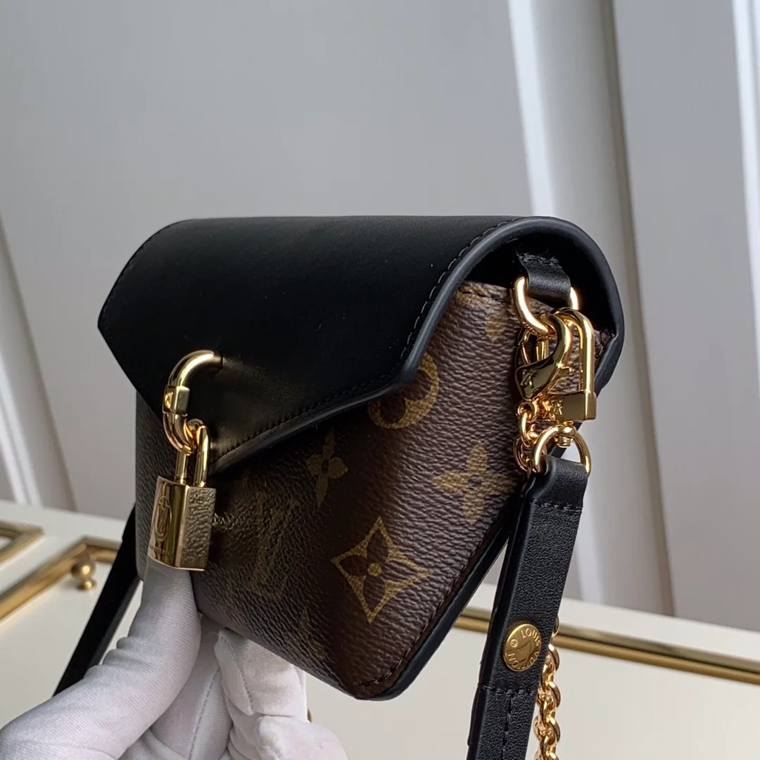 루이비통 패들락 온 스트랩 M80559