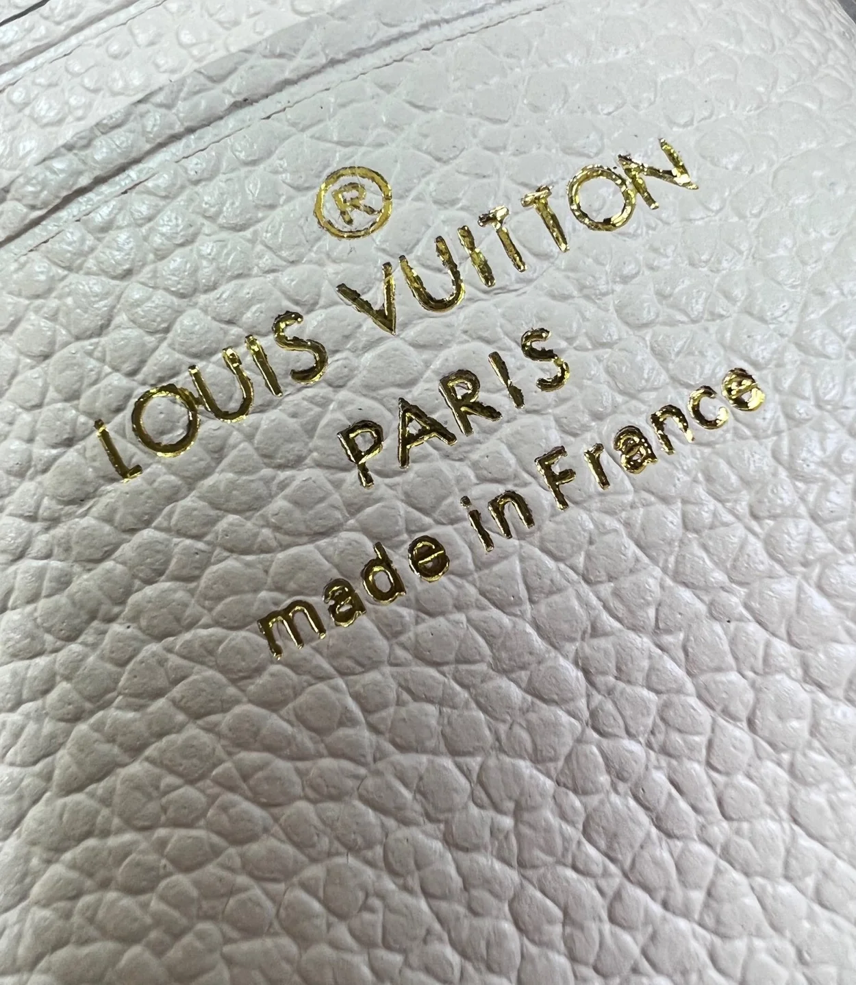 루이비통 아이비 체인 지갑 M82210