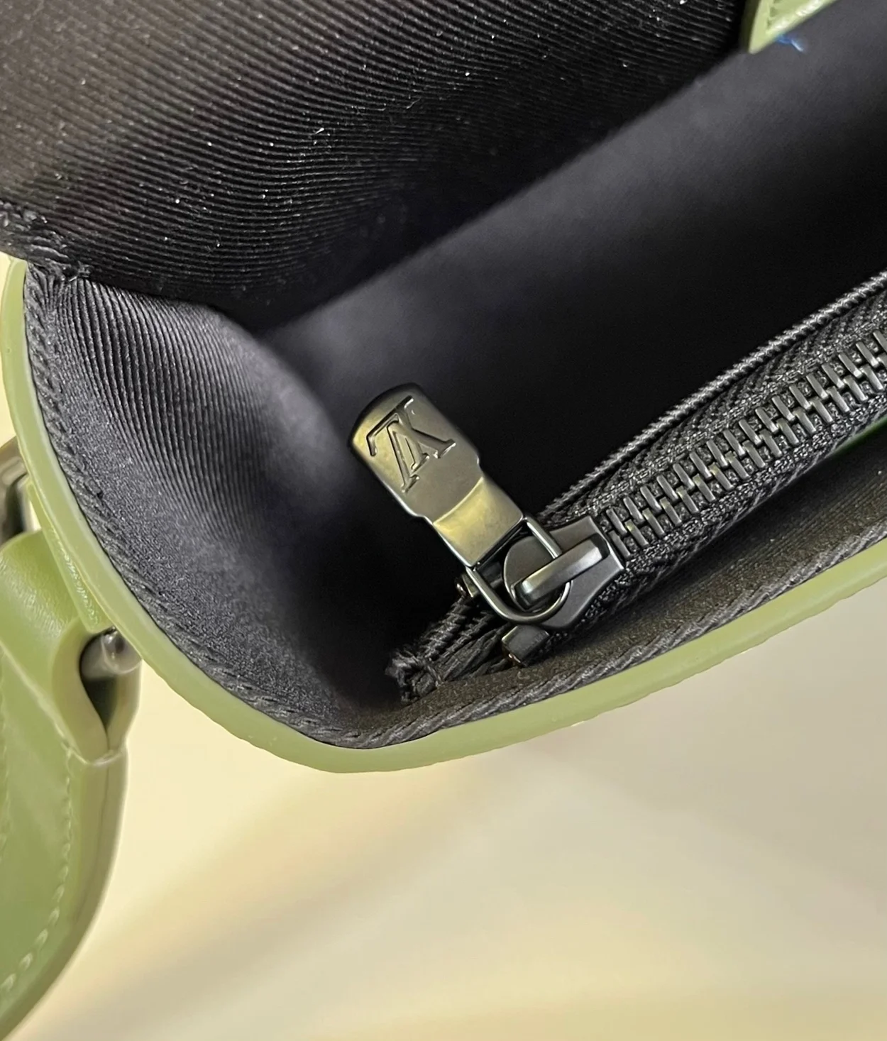 루이비통 스티머 웨어러블 M83172