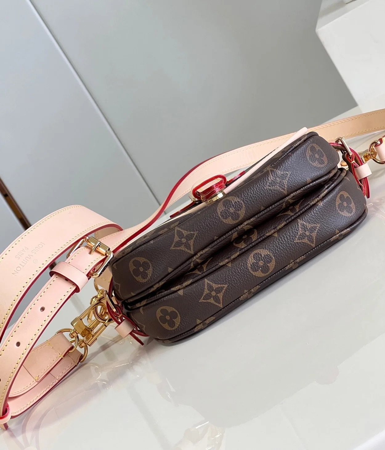 루이비통 소뮈르 BB M46740