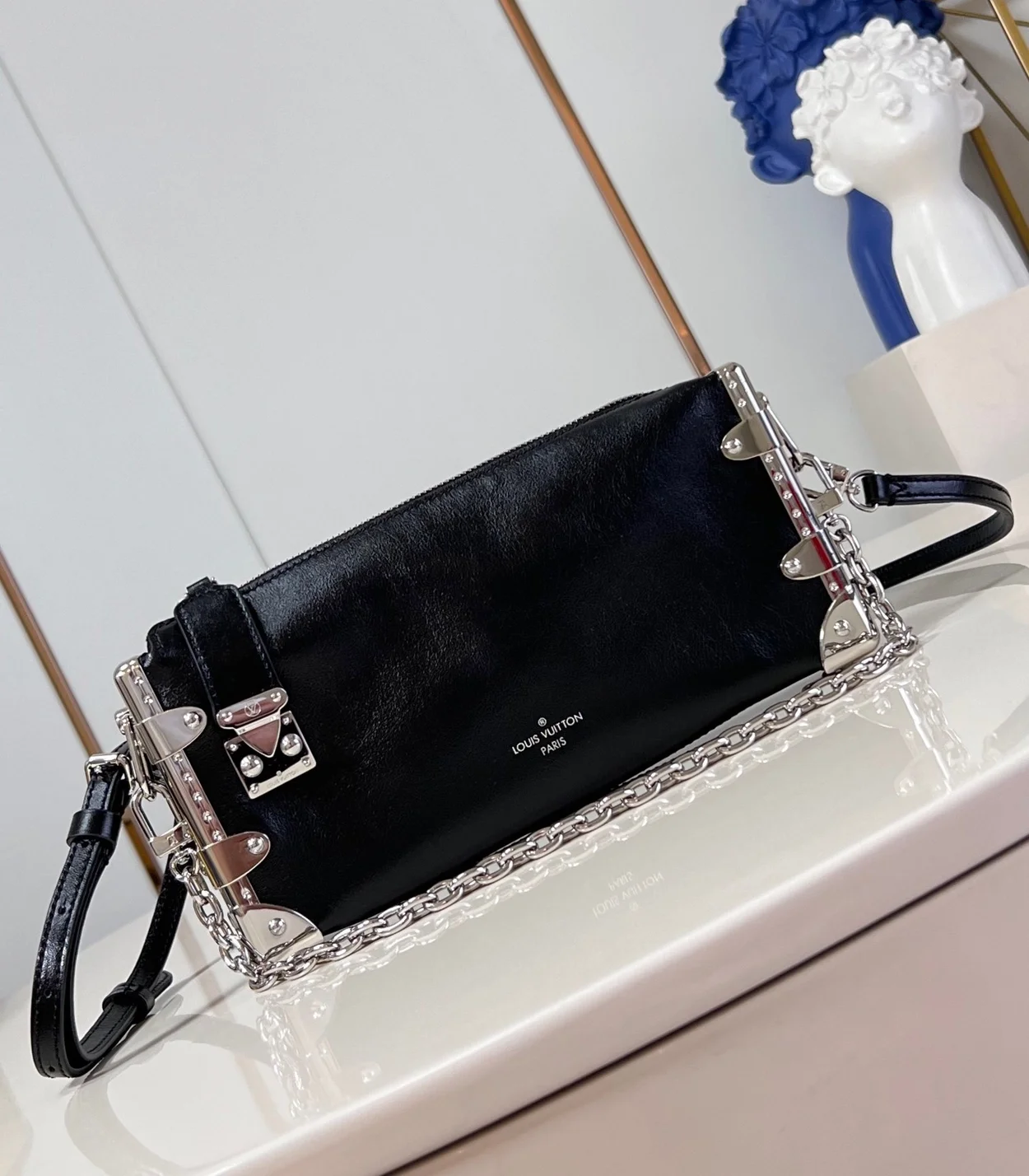 루이비통 슬림 트렁크 블랙 M25445