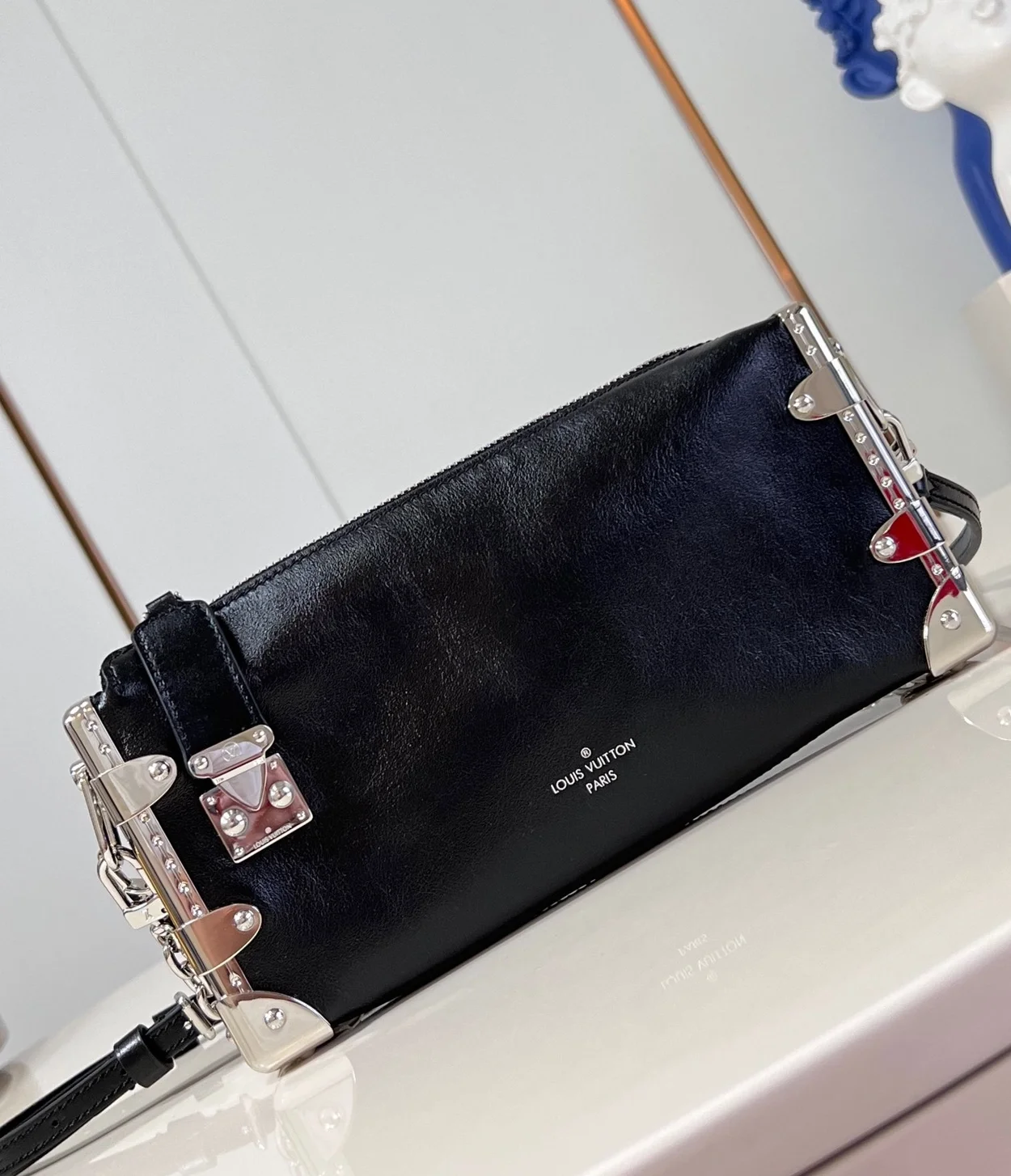 루이비통 슬림 트렁크 블랙 M25445