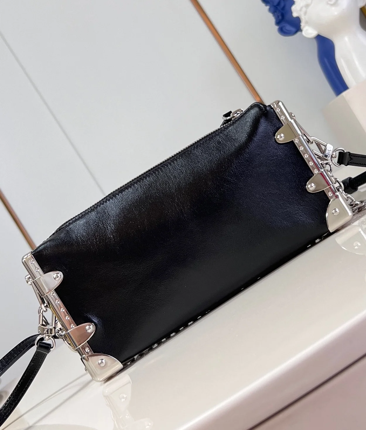 루이비통 슬림 트렁크 블랙 M25445