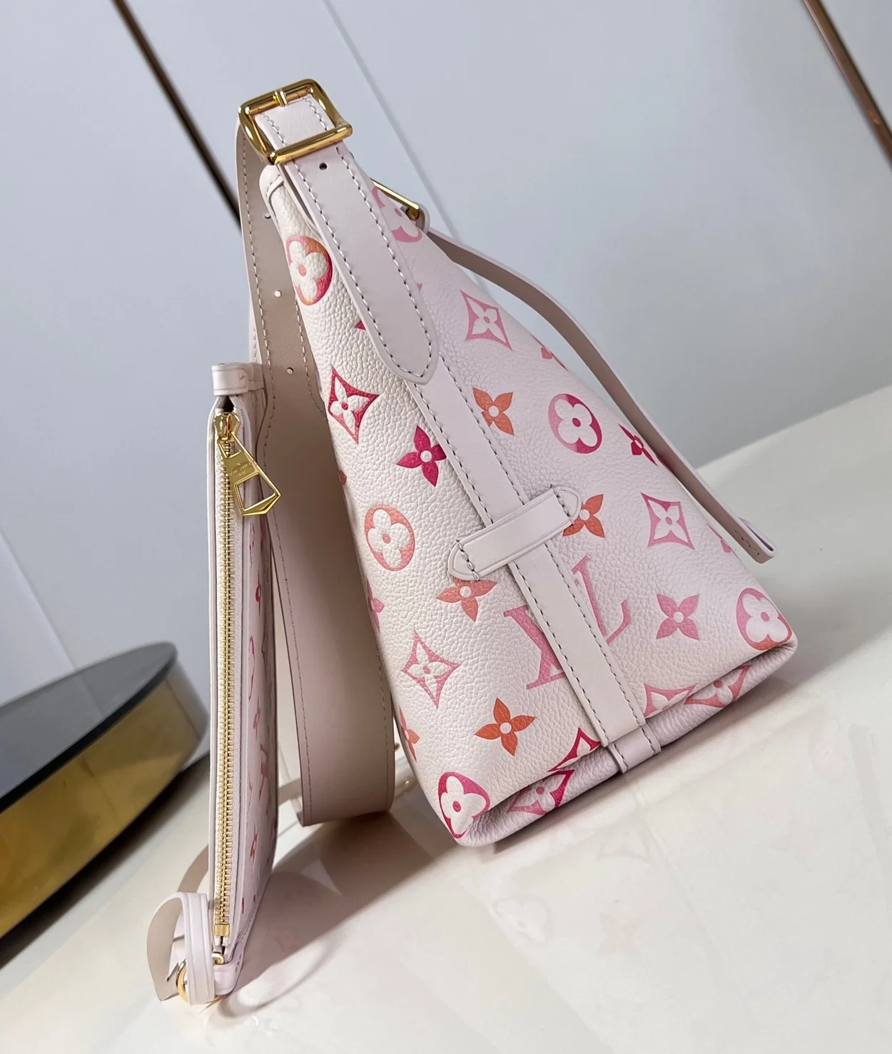 루이비통 캐리올 PM 모노그램 선라이즈 M24652