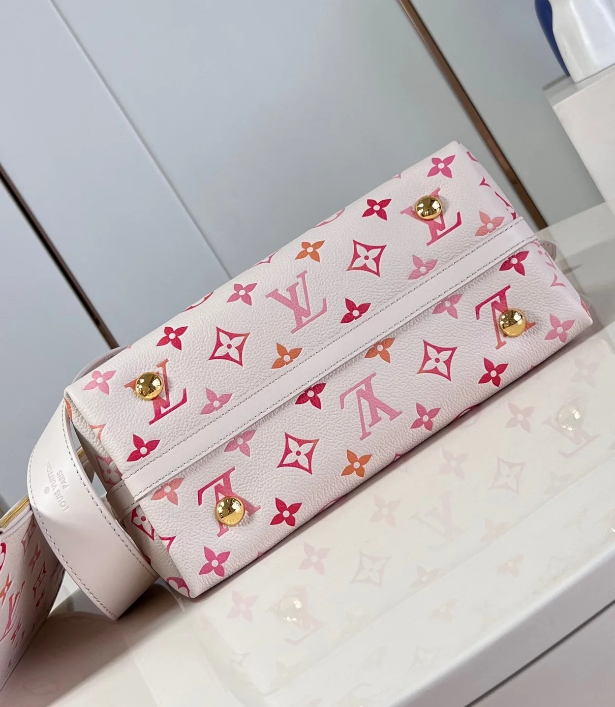 루이비통 캐리올 PM 모노그램 선라이즈 M24652