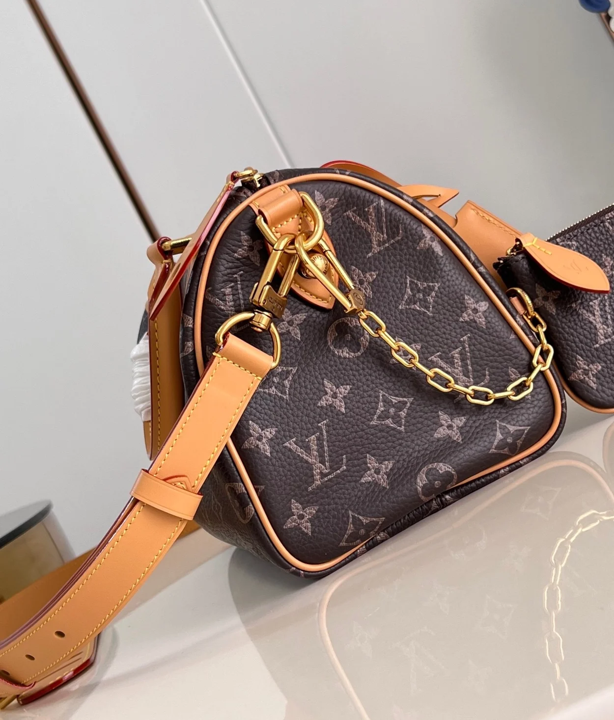 루이비통 런웨이 스피디 P9 반둘리에 25 M24443