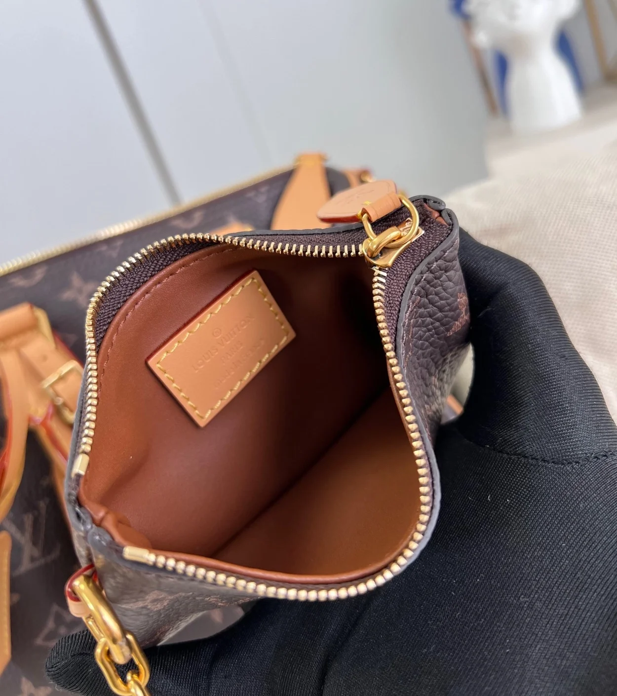 루이비통 런웨이 스피디 P9 반둘리에 25 M24443