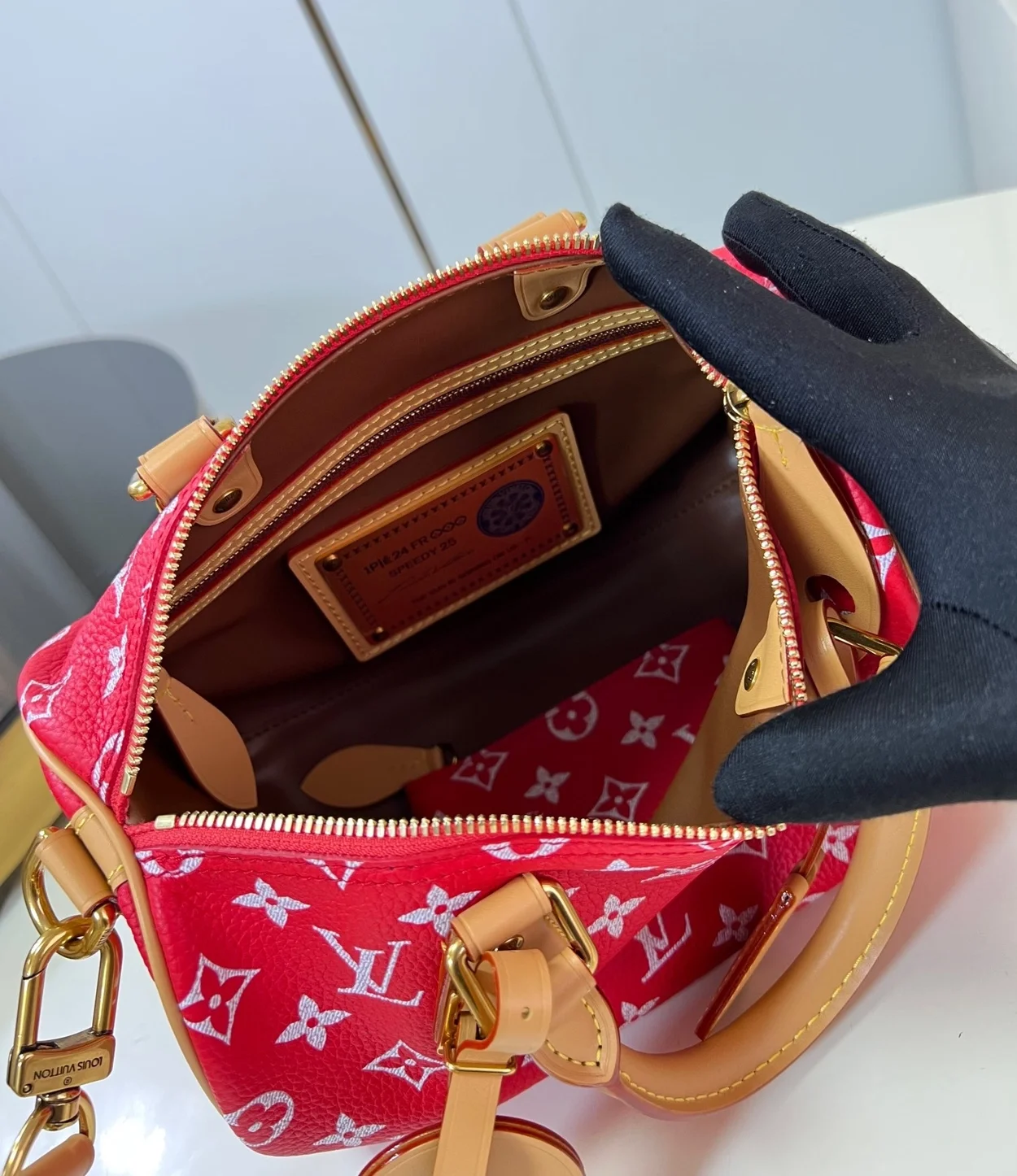 루이비통 런웨이 스피디 P9 반둘리에 25 M24425