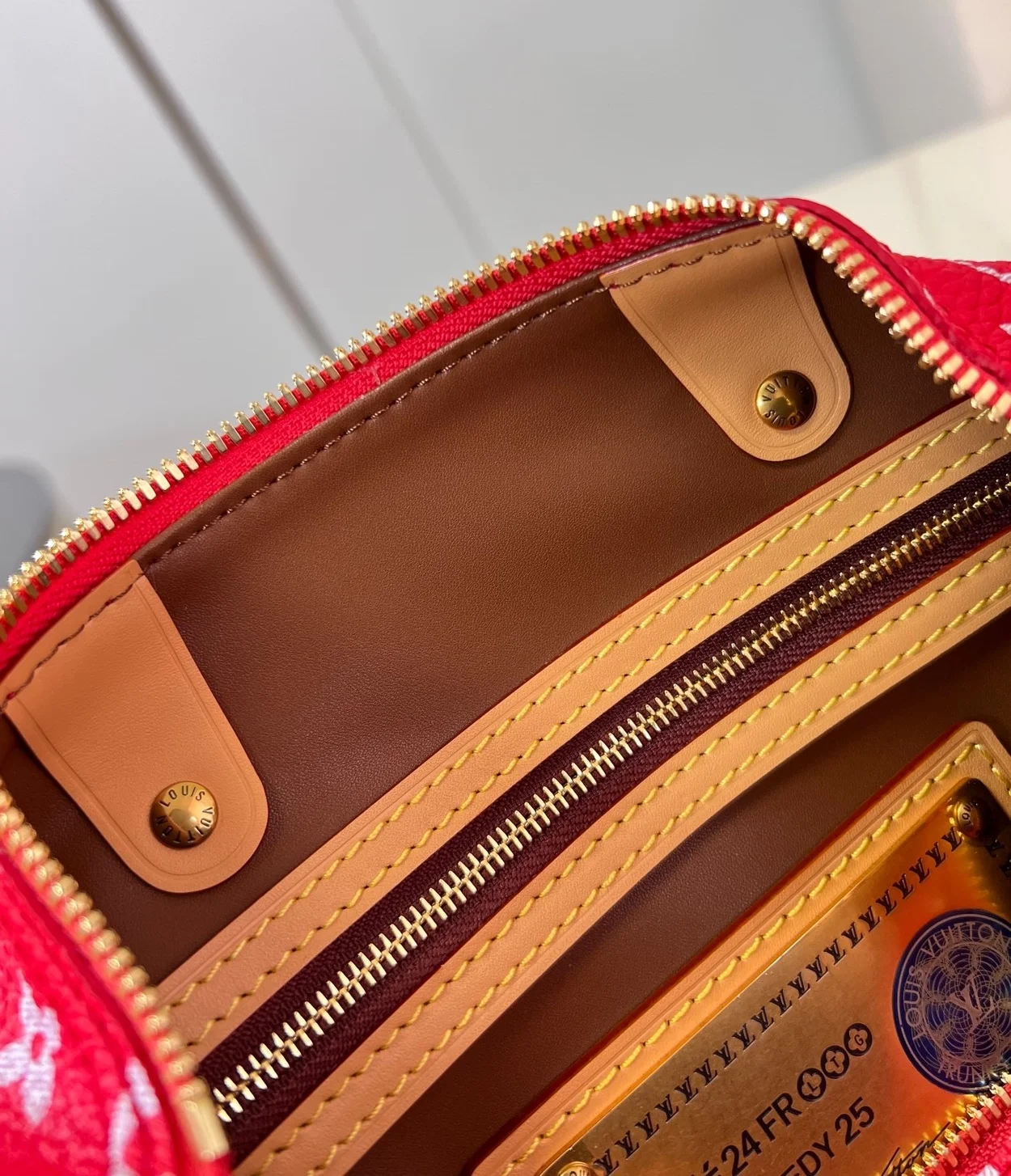 루이비통 런웨이 스피디 P9 반둘리에 25 M24425