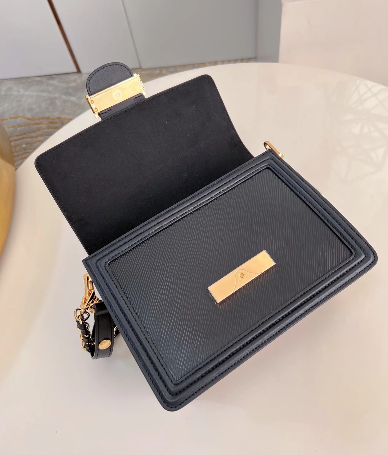 루이비통 도핀 MM M56141