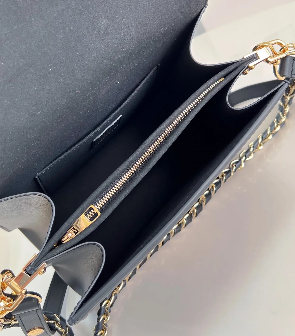 루이비통 도핀 MM M56141