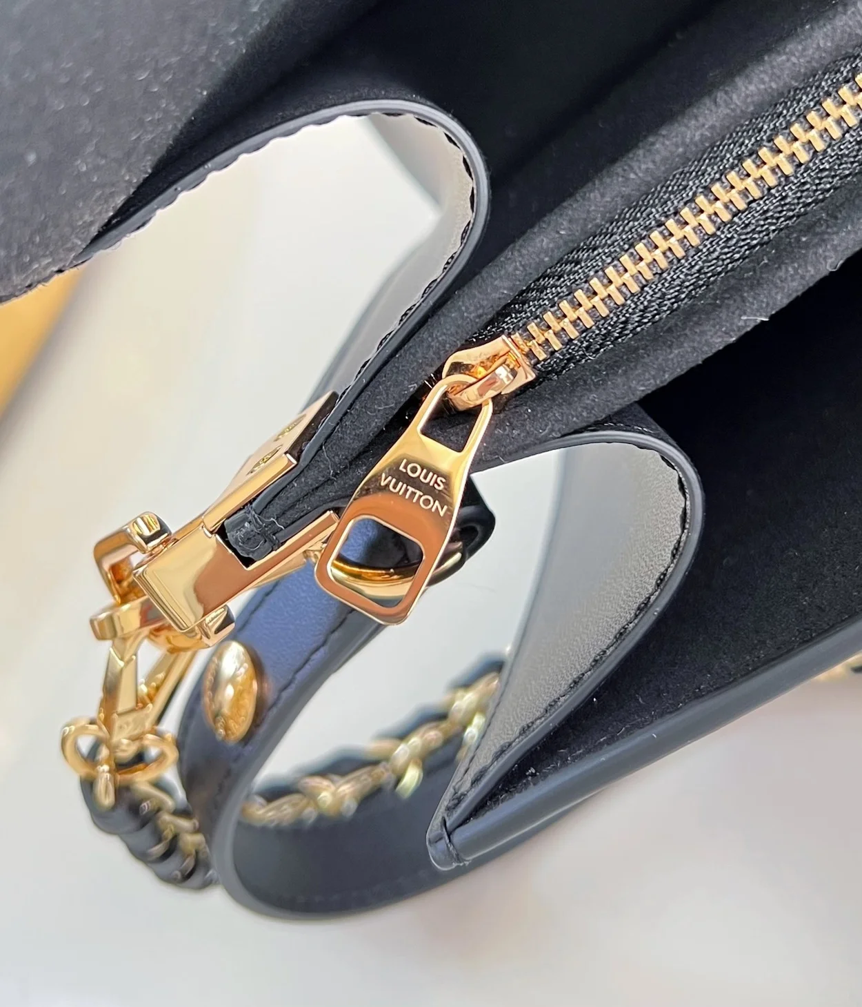 루이비통 도핀 MM M56141