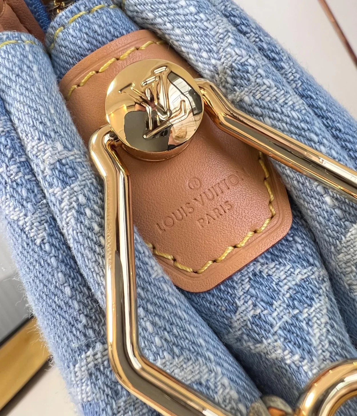 루이비통 쿠상 BB 백 데님 스카이블루 M11401