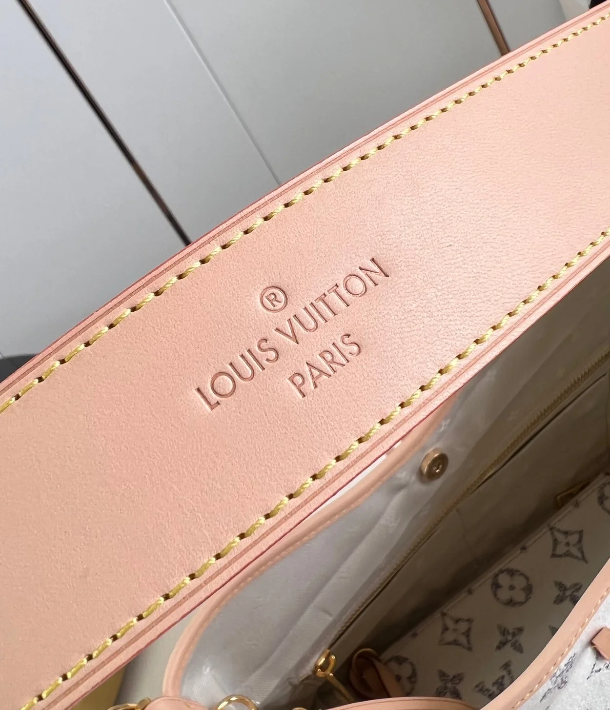 루이비통 캐리올 PM 멀티컬러 베이지 M24707