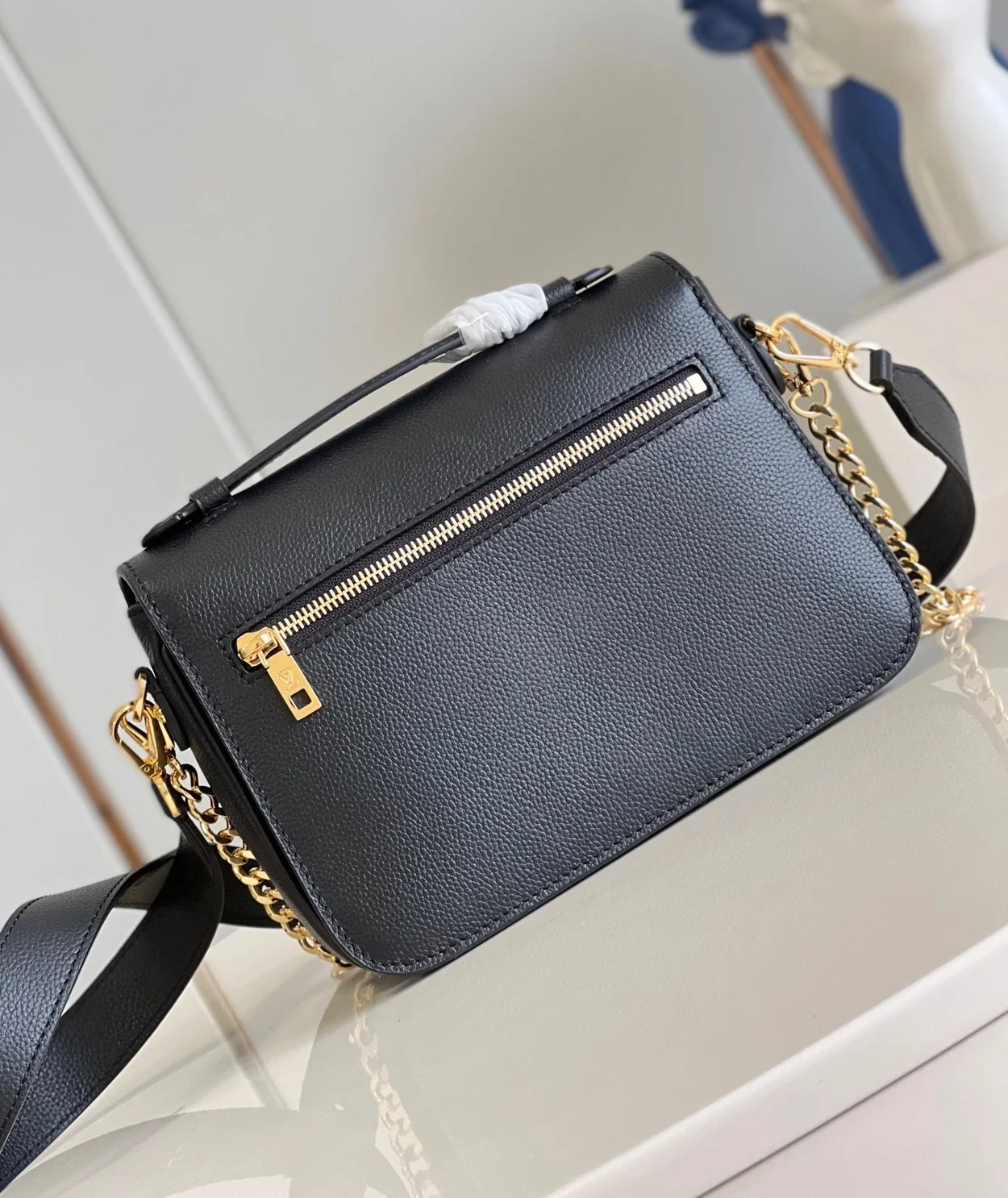 루이비통 옥스포드 락미 블랙 M22735