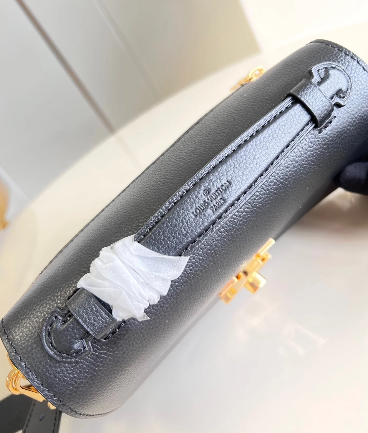 루이비통 옥스포드 락미 블랙 M22735