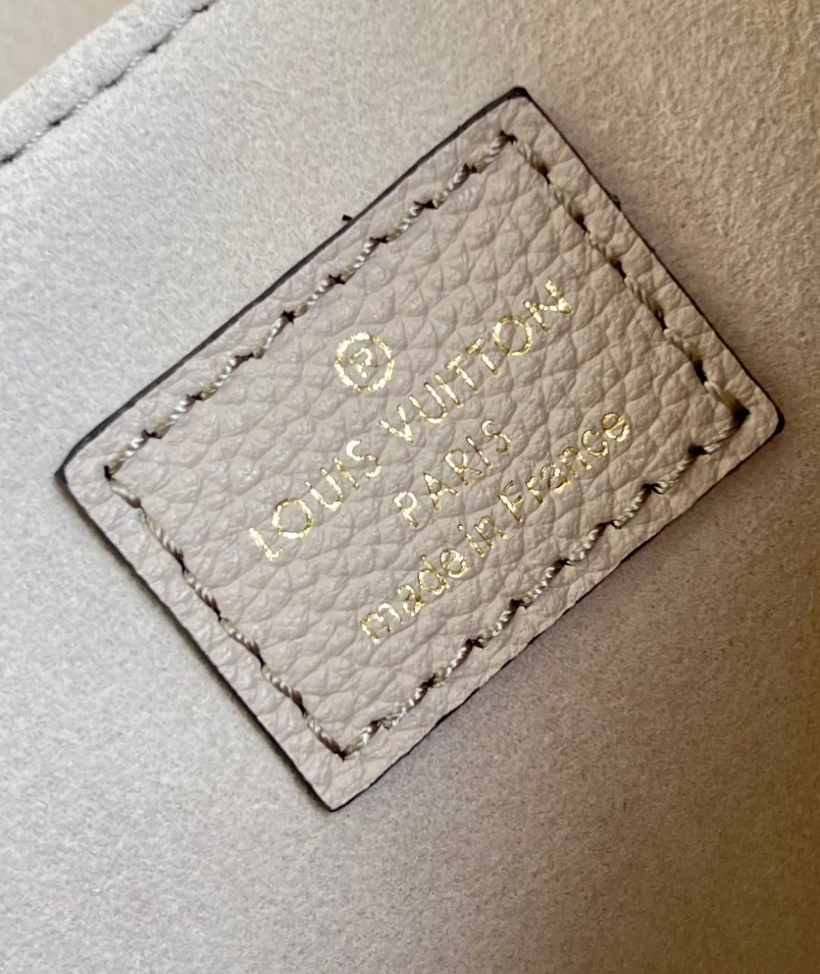 루이비통 옥스포드 락미 그레이지 M22792