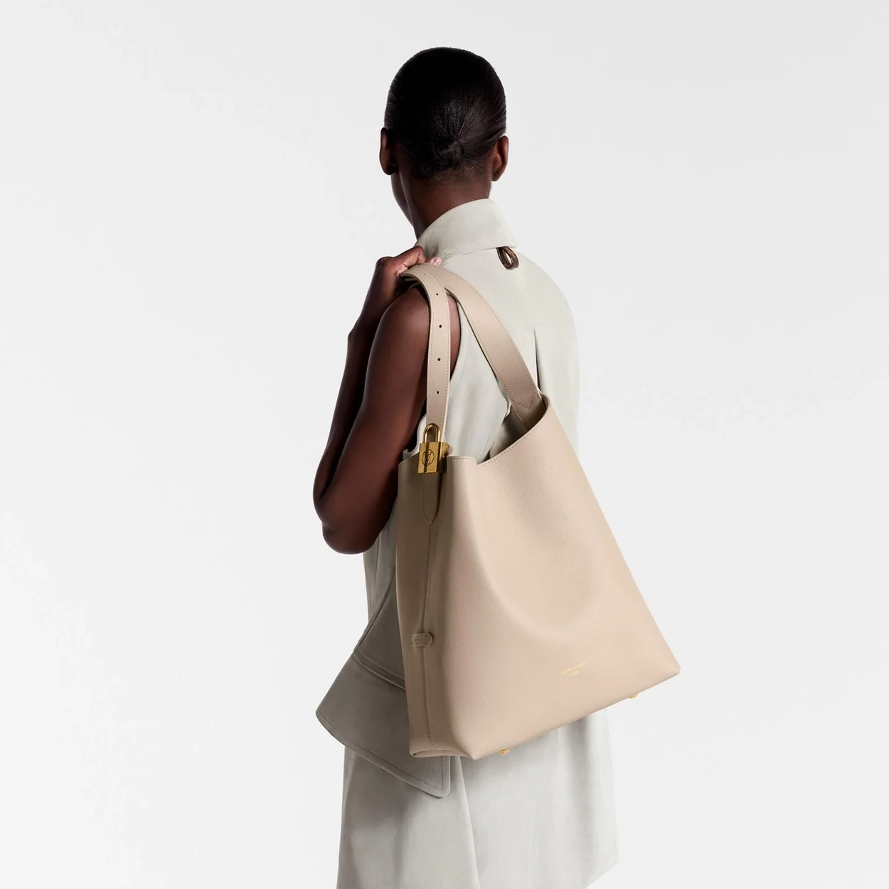 루이비통 로우 키 호보 MM M25022