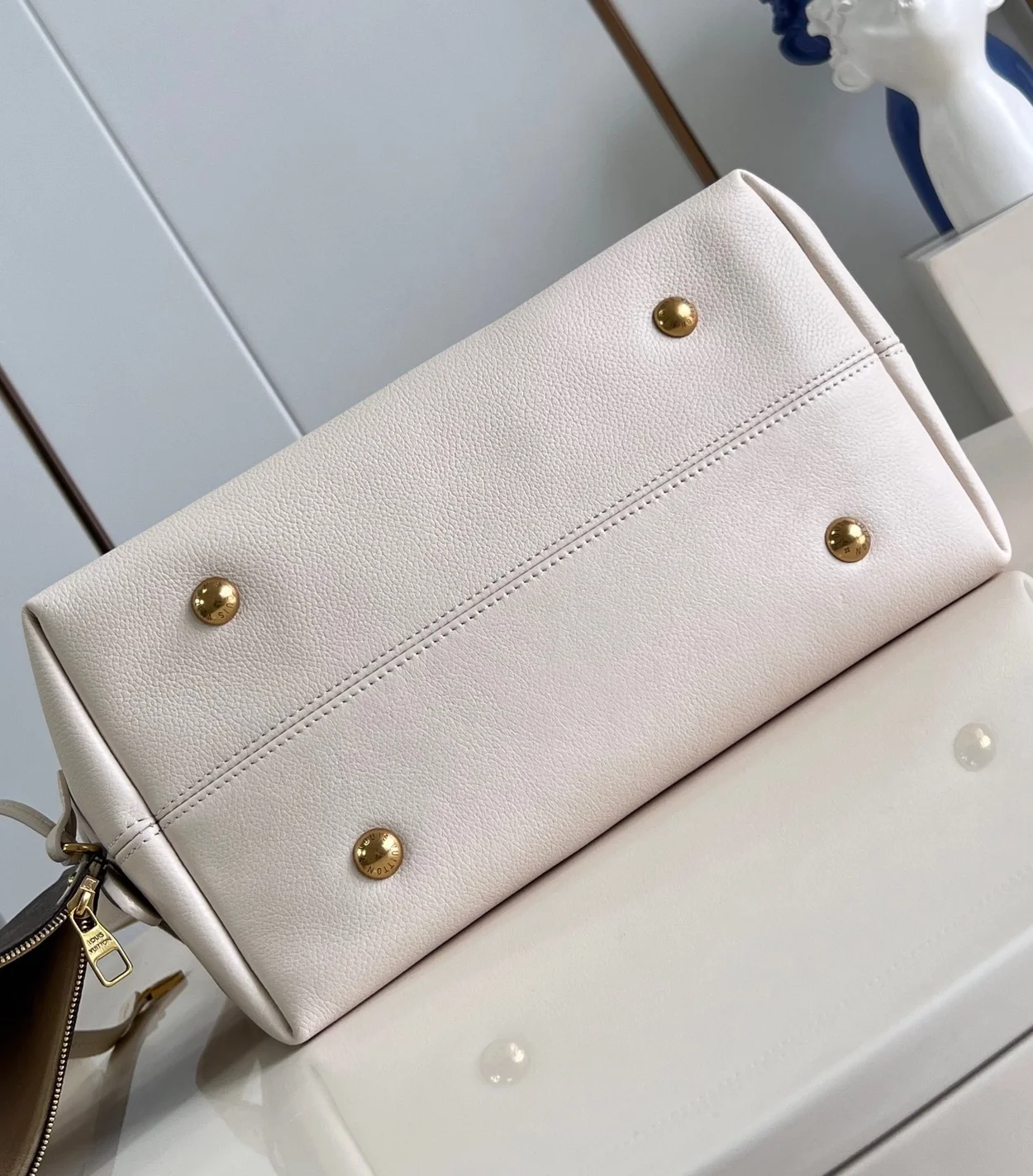 루이비통 로우 키 호보 MM M25022