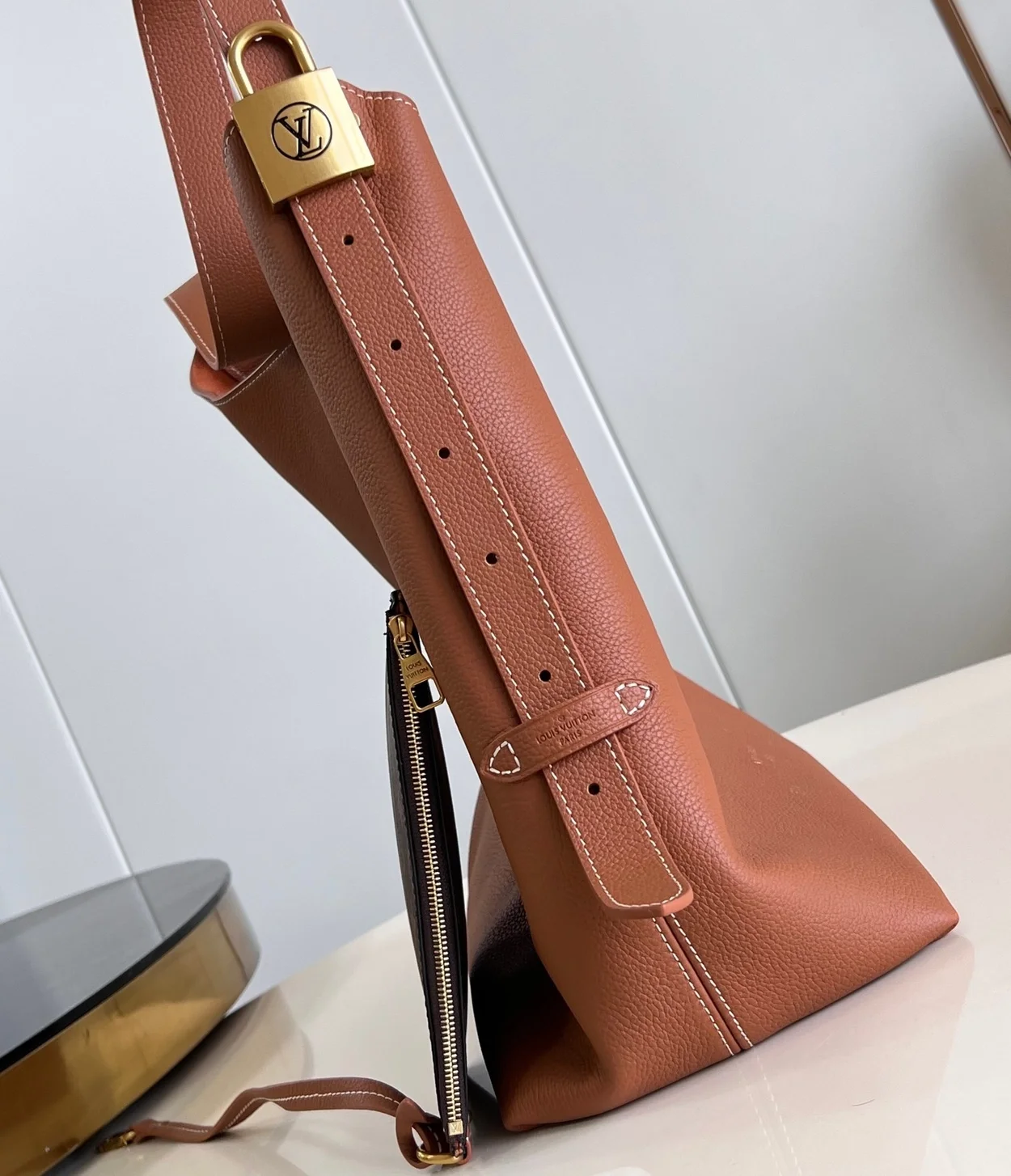 루이비통 로우 키 호보 MM M24974