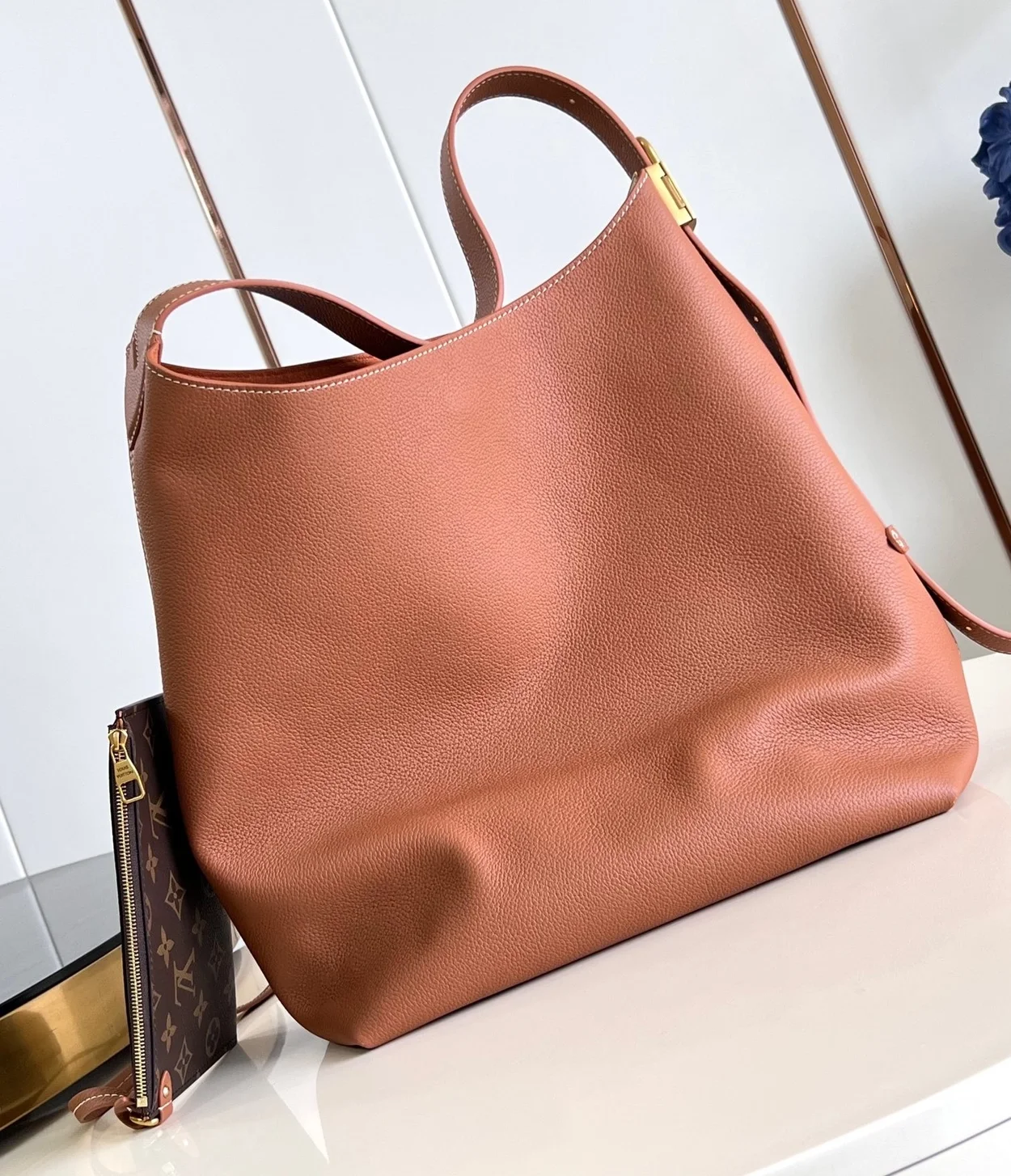 루이비통 로우 키 호보 MM M24974