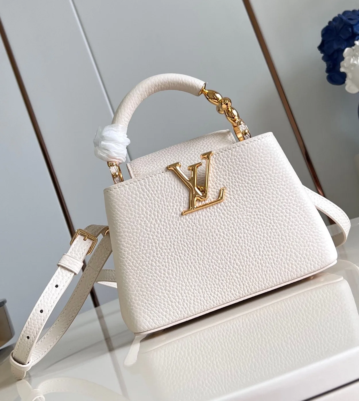 루이비통 카퓌신 미니 M23944