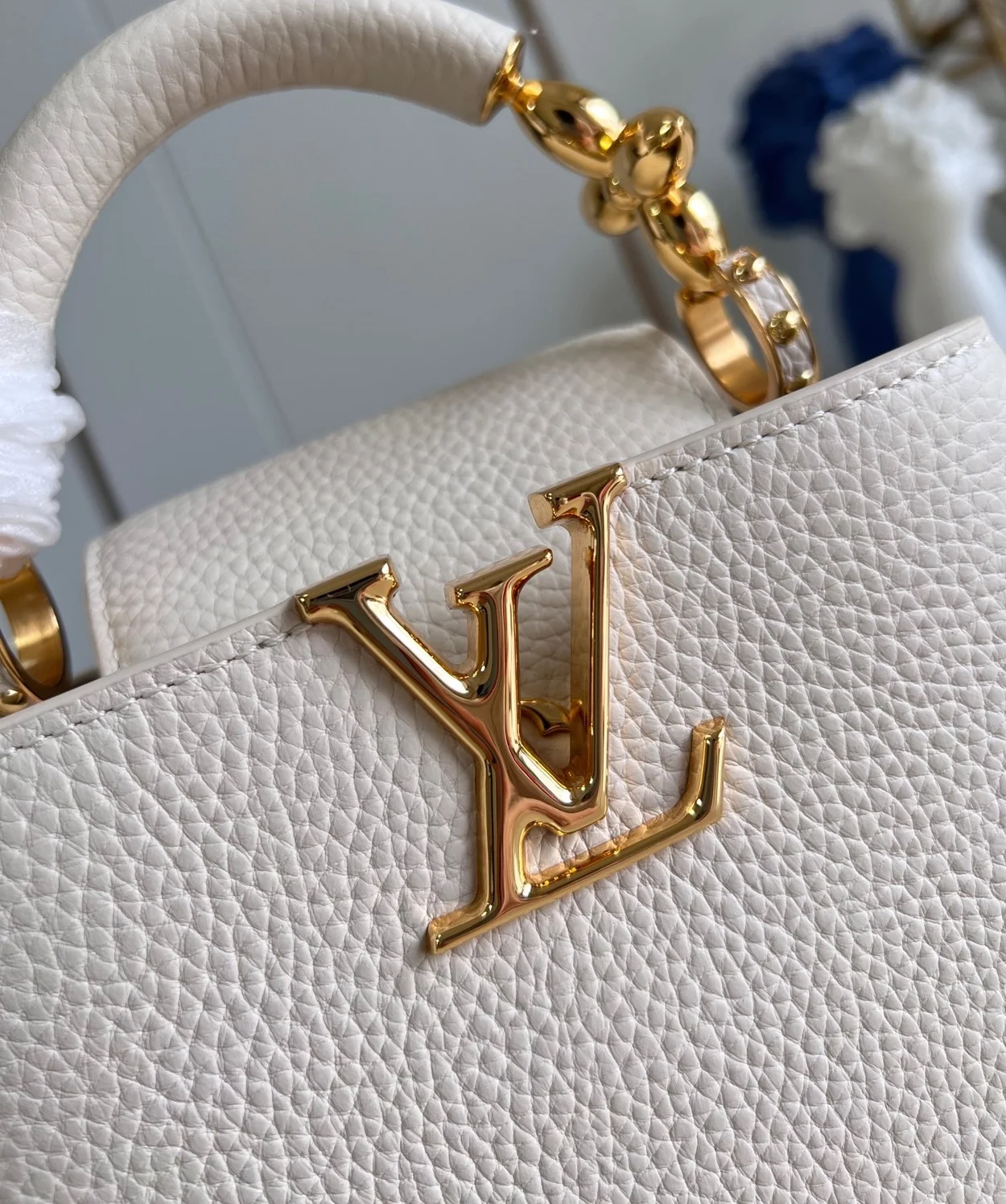 루이비통 카퓌신 미니 M23944