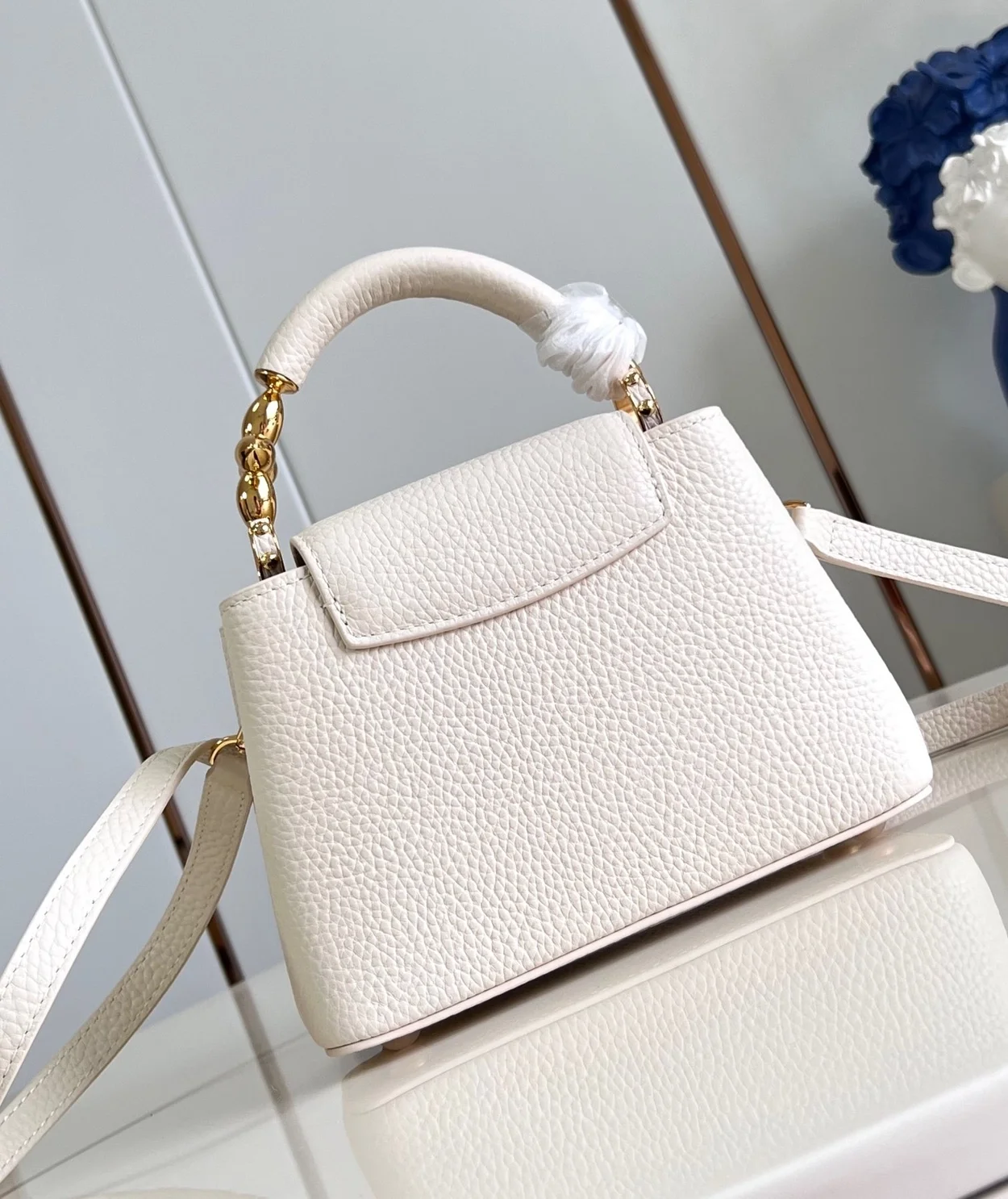 루이비통 카퓌신 미니 M23944