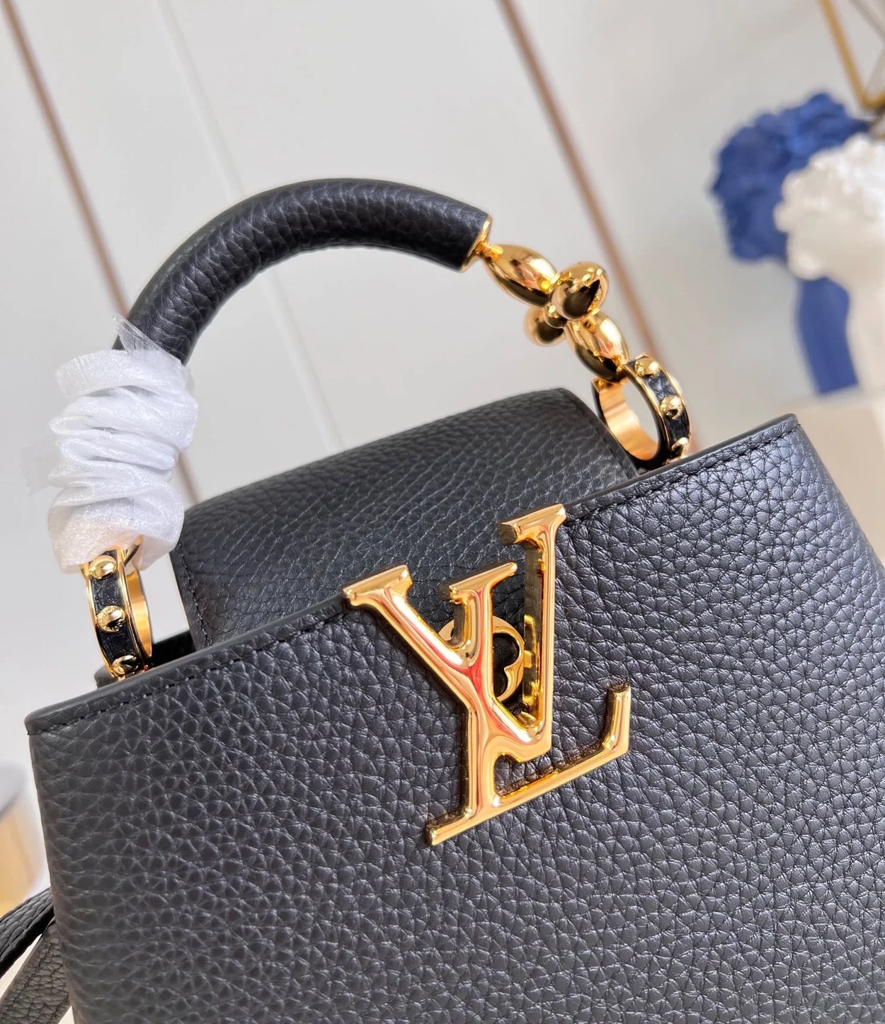 루이비통 카퓌신 미니 M23943