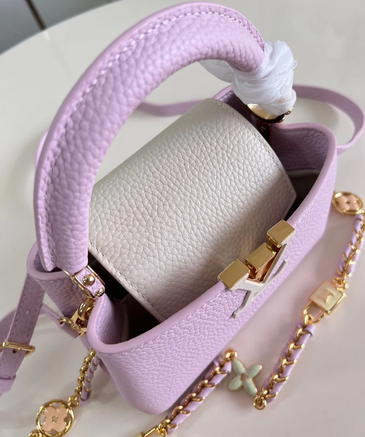 루이비통 카퓌신 미니 M23951