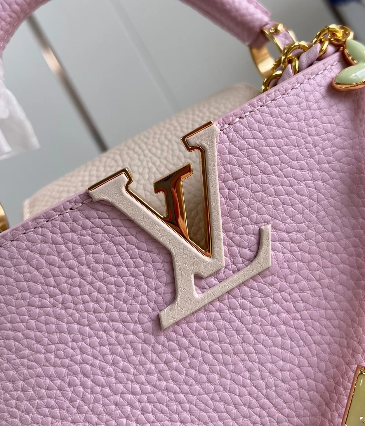 루이비통 카퓌신 미니 M23951