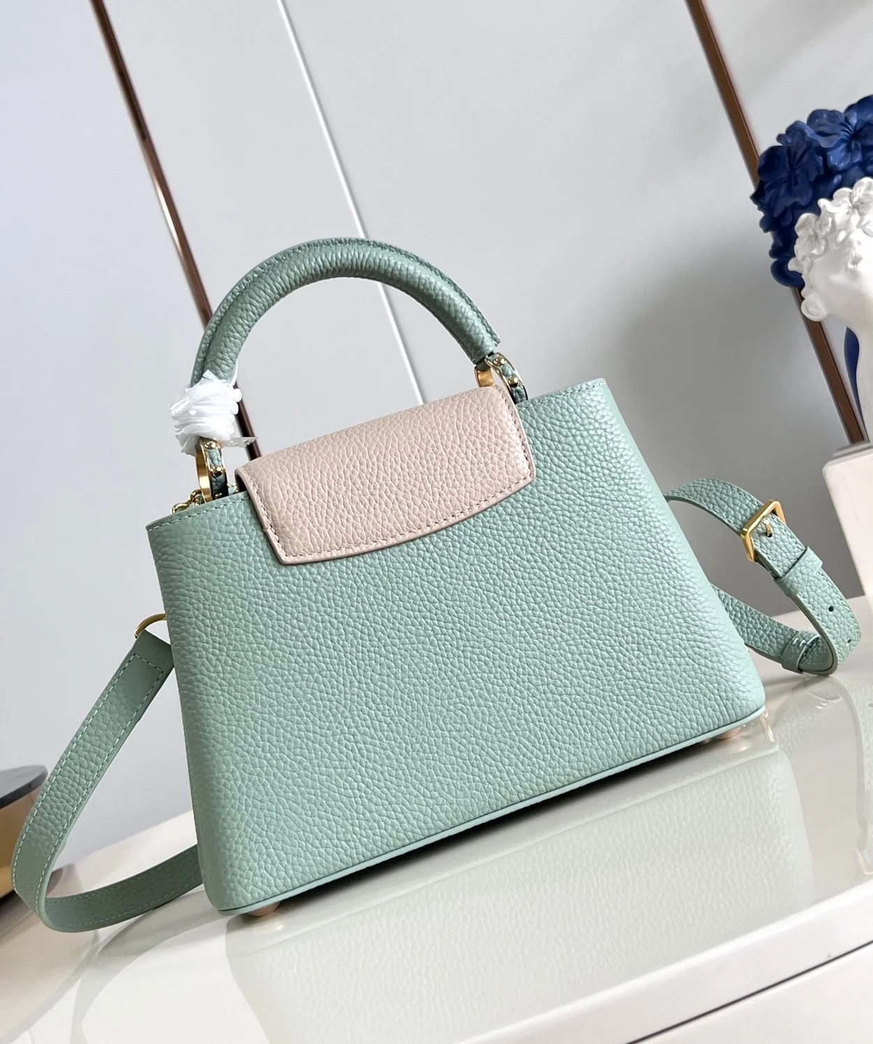 루이비통 카퓌신 BB M24471