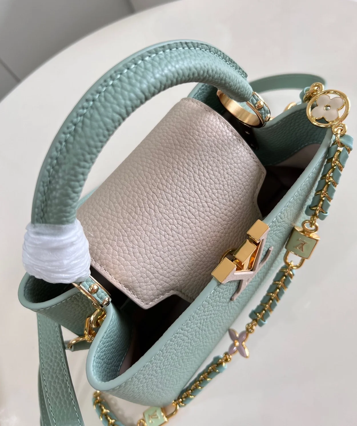 루이비통 카퓌신 BB M24471