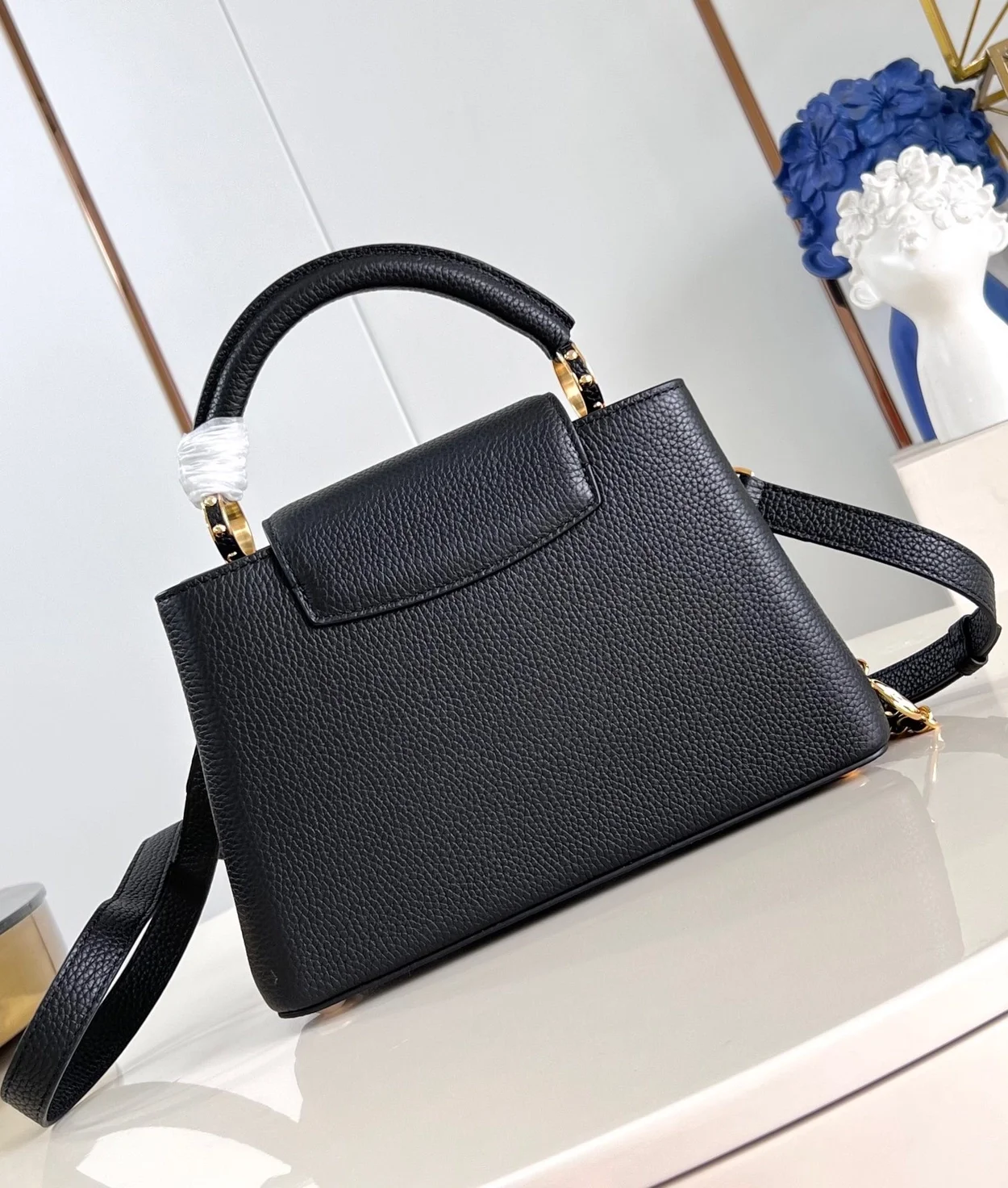 루이비통 카퓌신 BB M23950