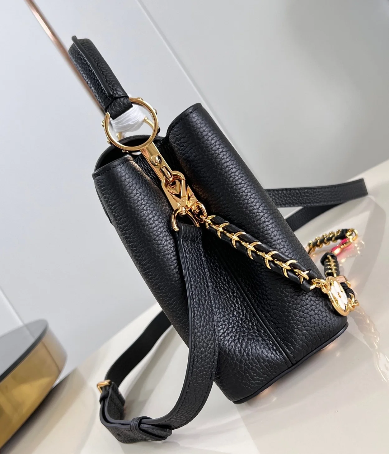 루이비통 카퓌신 BB M23950